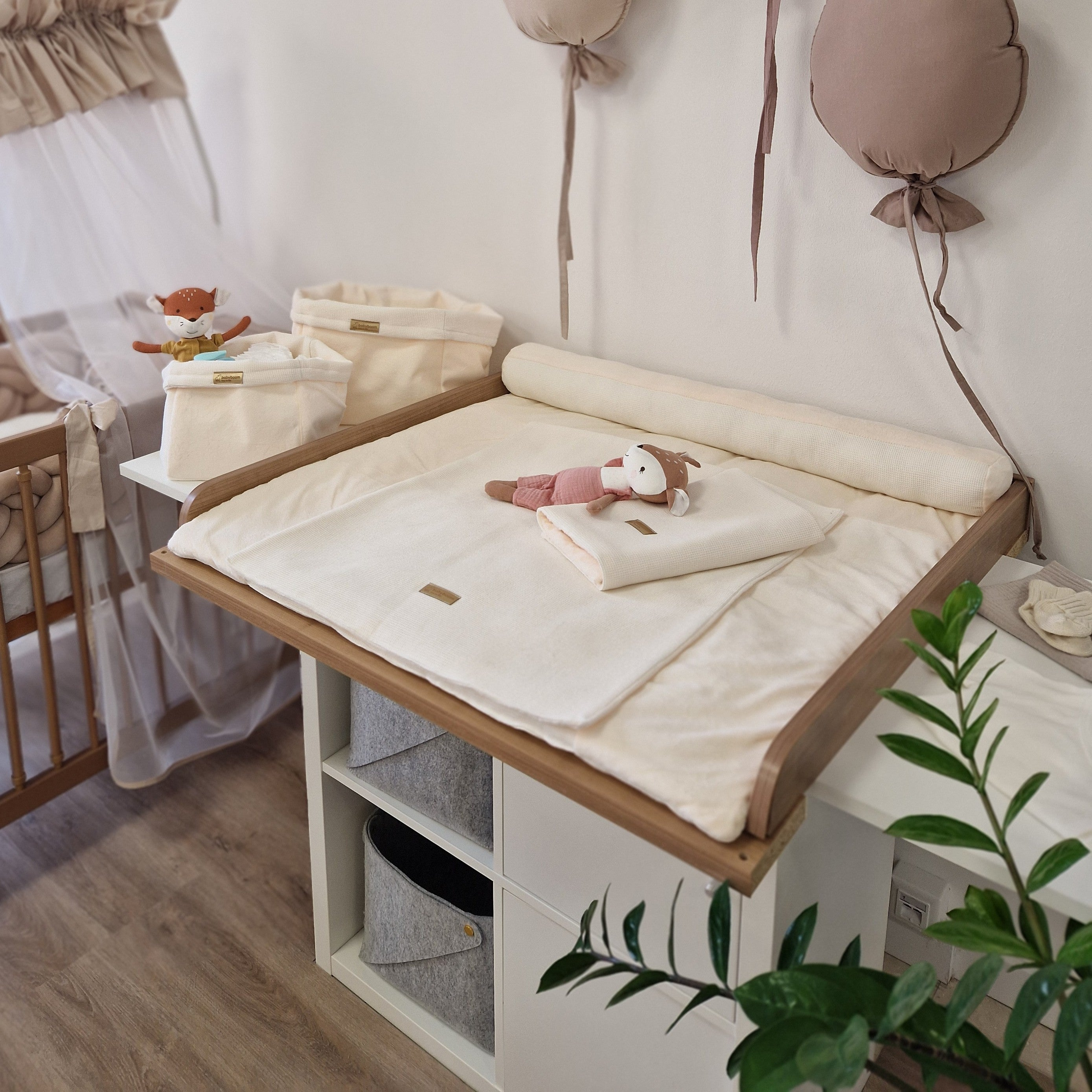 Wickelauflage für Wickeltisch mit Rüschen, handmade, babyboom shop for kids