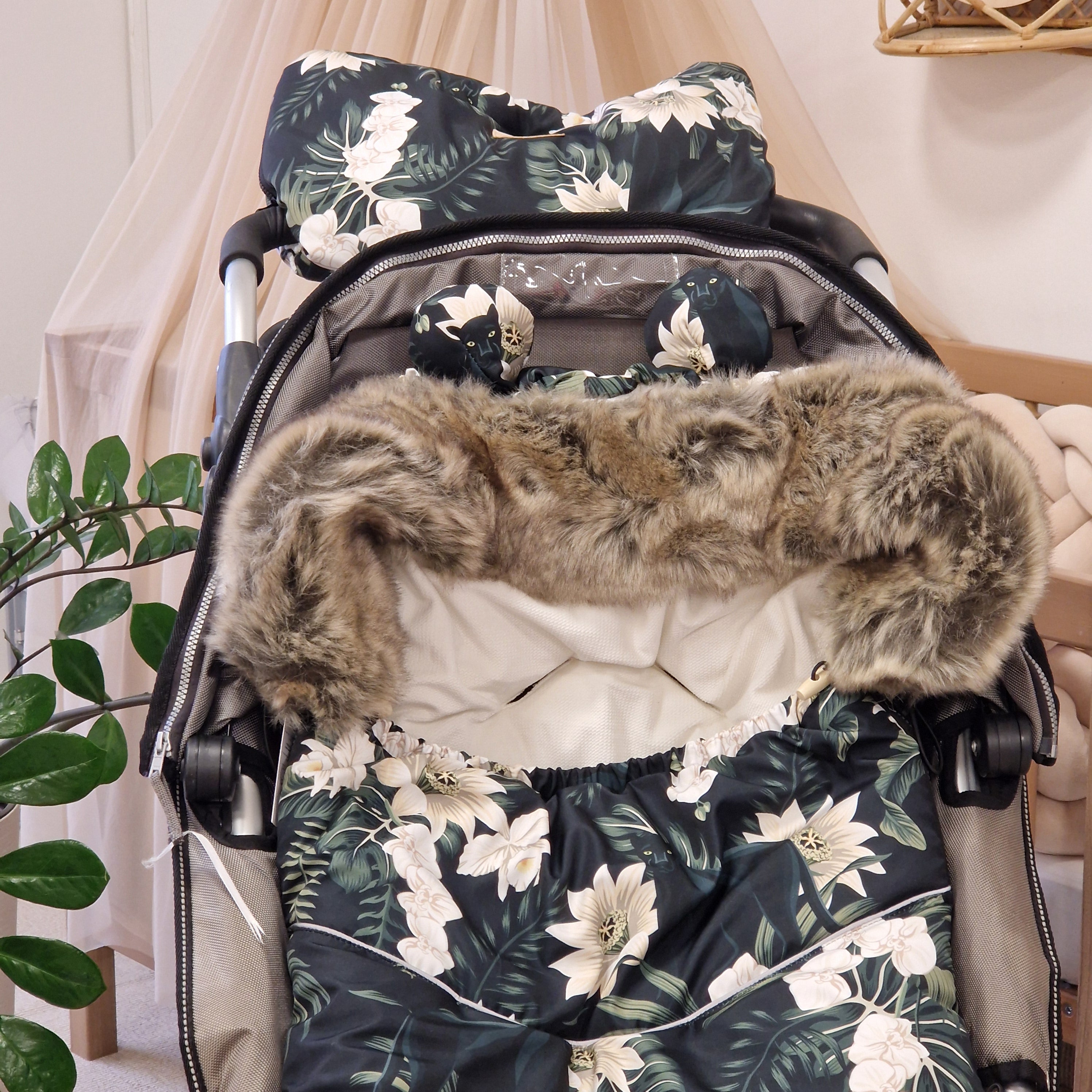 Winterfußsack inkl. Handmuff | Weiße Blumen