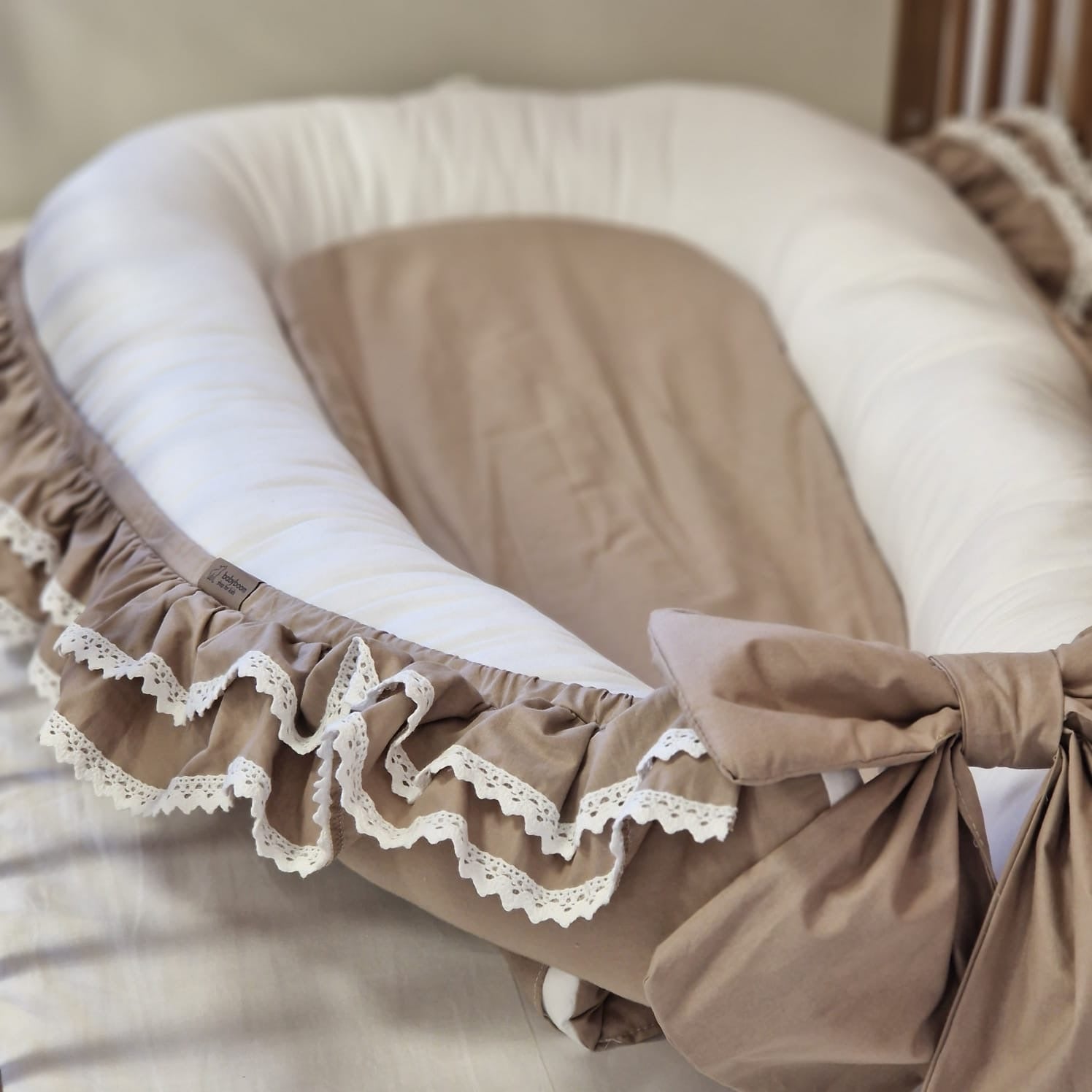 Babynest ROMANTIC mit Rüschen & weißer Spitze | Baumwolle