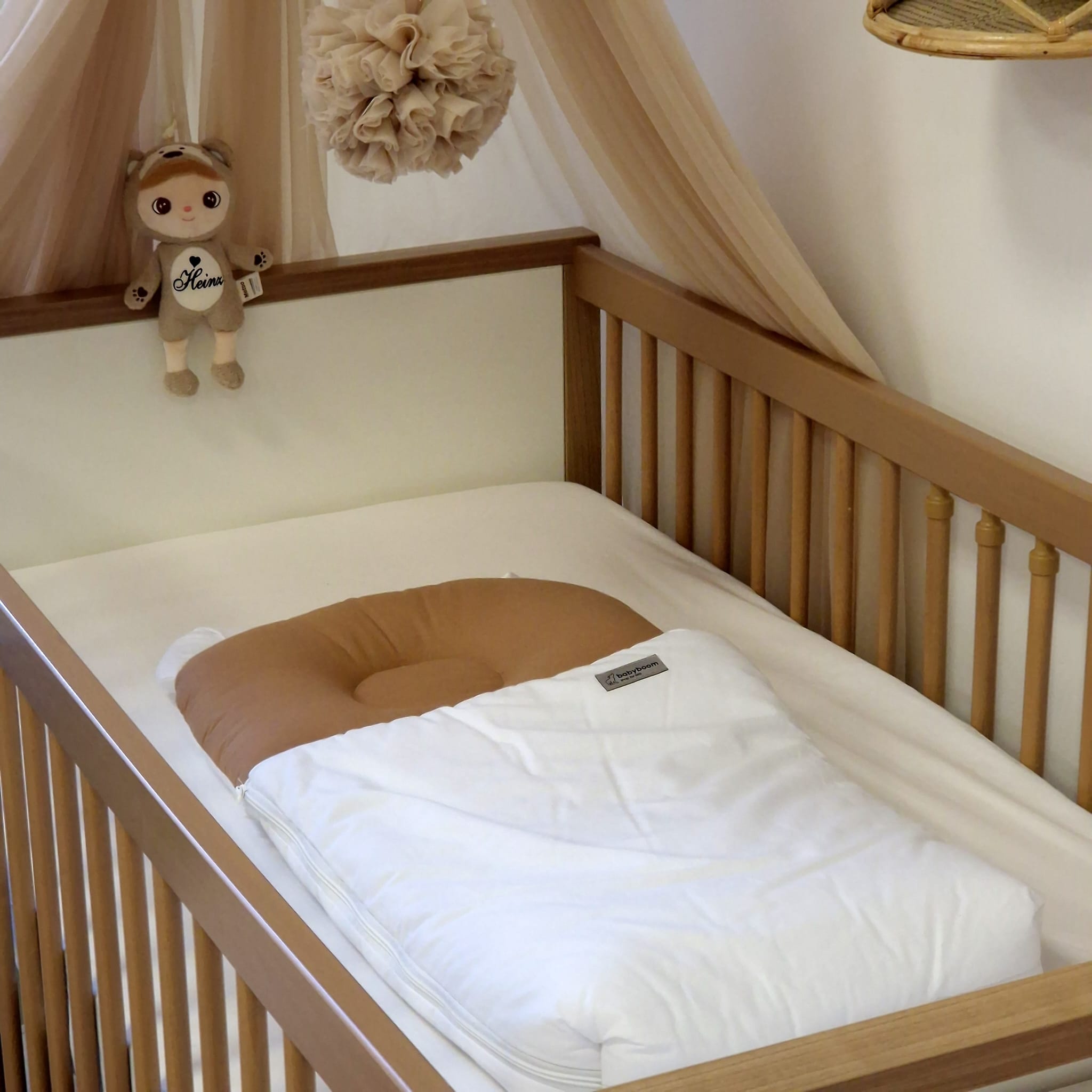 Babyschlafsack mit Bärenohren | Baumwolle innen Karamell - außen Weiß | 75 cm | 2,5 TOG