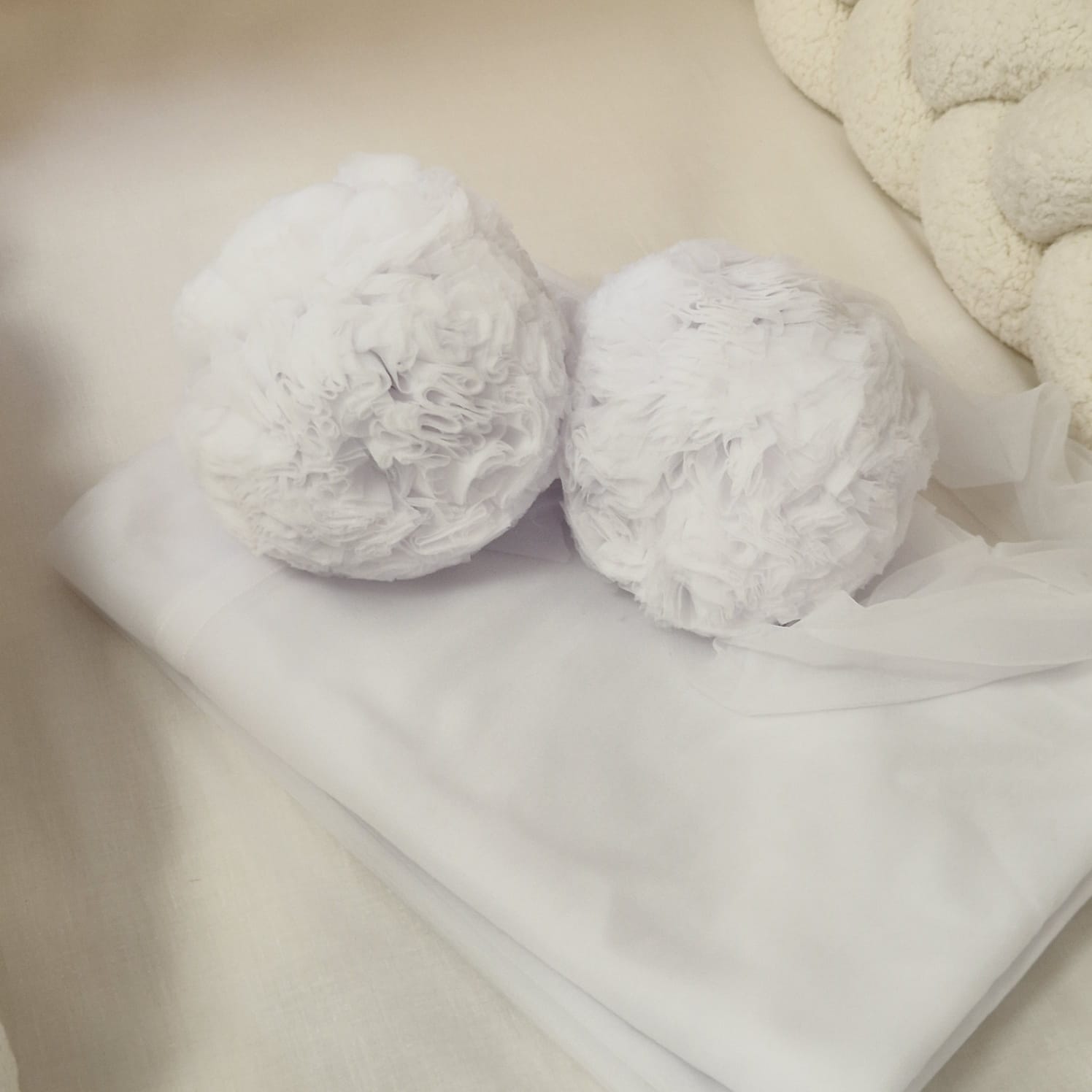 Luxus Betthimmel inkl. 2 XL-Bommel | Tüll