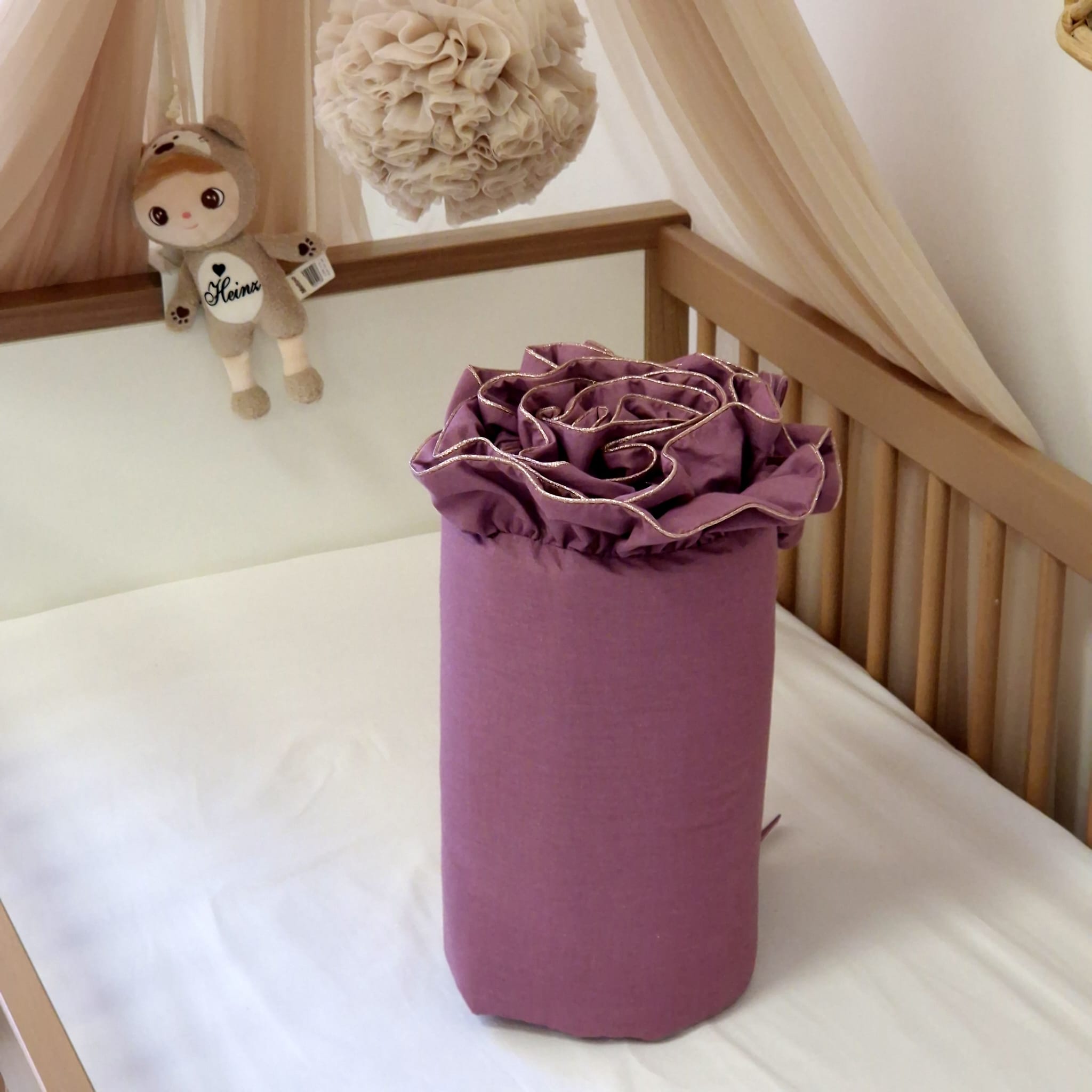 Bettumrandung SHINY mit Rüschen | Baumwolle | Beere | 60 x 70 x 60 cm