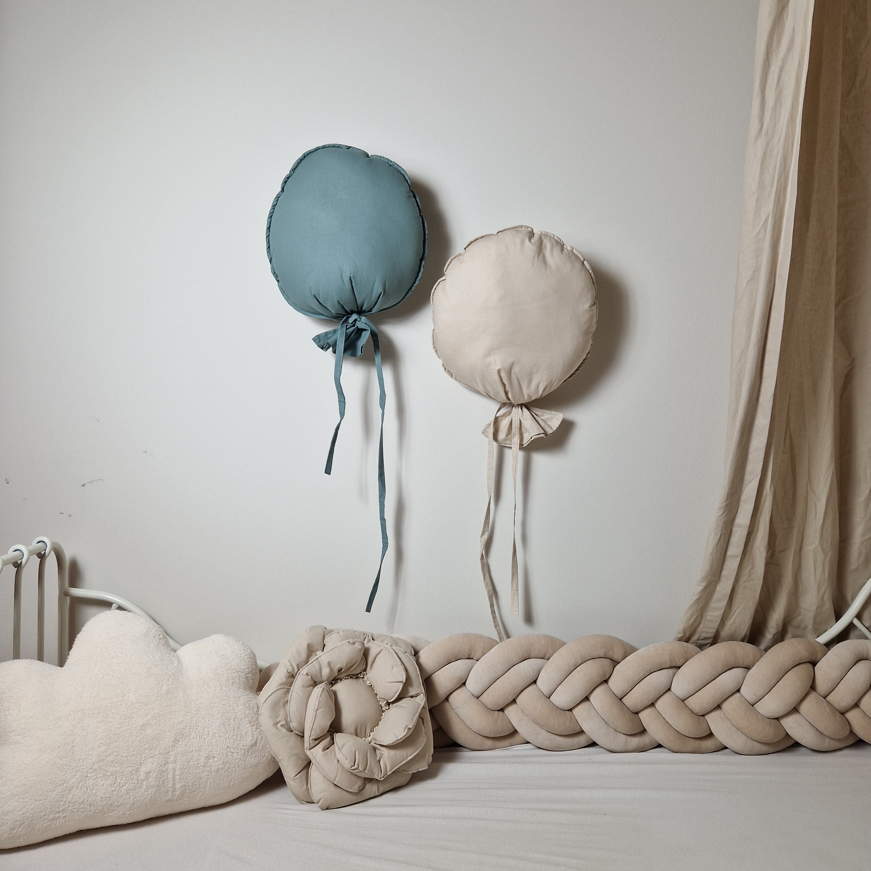 Dekokissen „Luftballon“ | Baumwolle | Salbeigrün