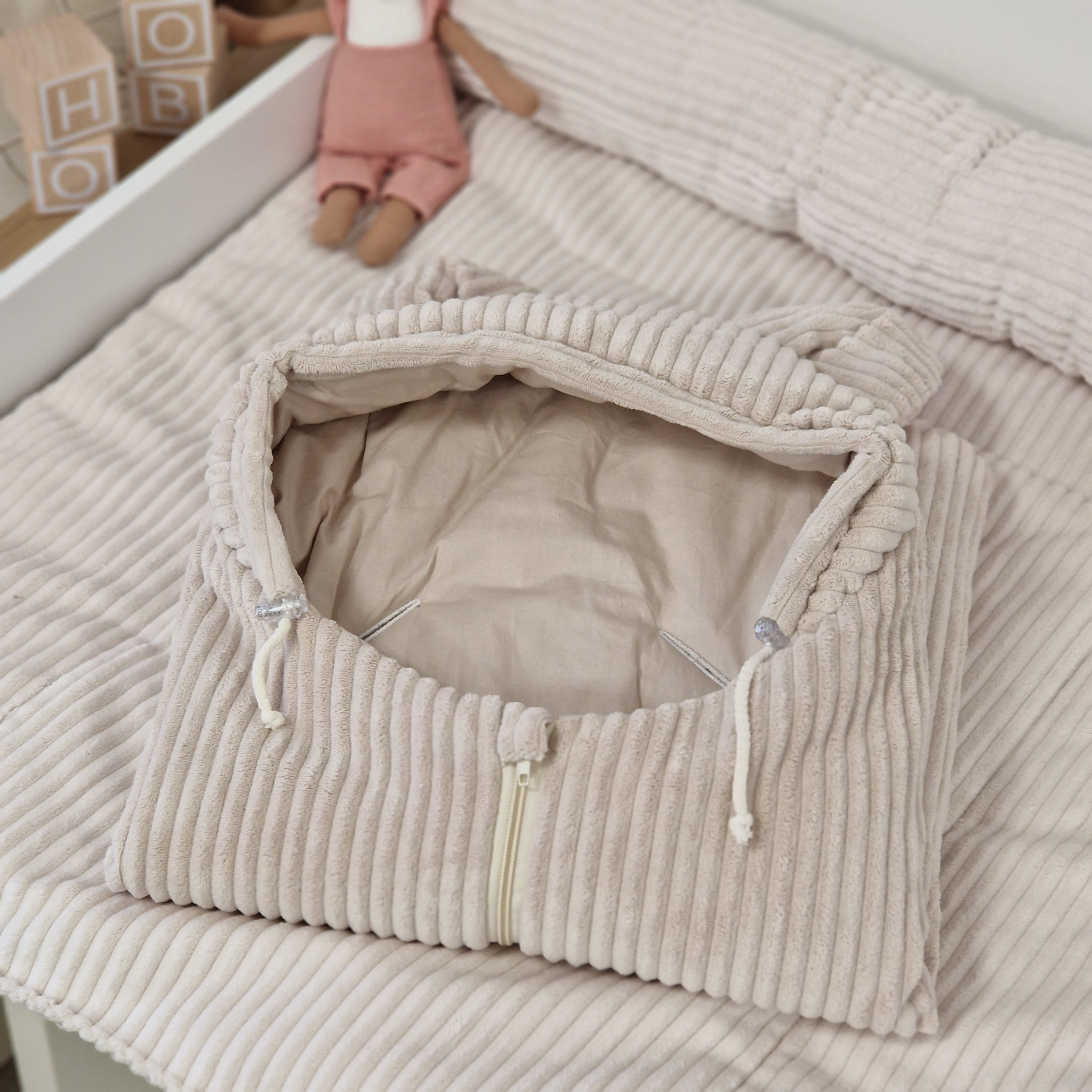 Einschlagdecke für Babyschale mit Reißverschluss | Baumwolle & Cord