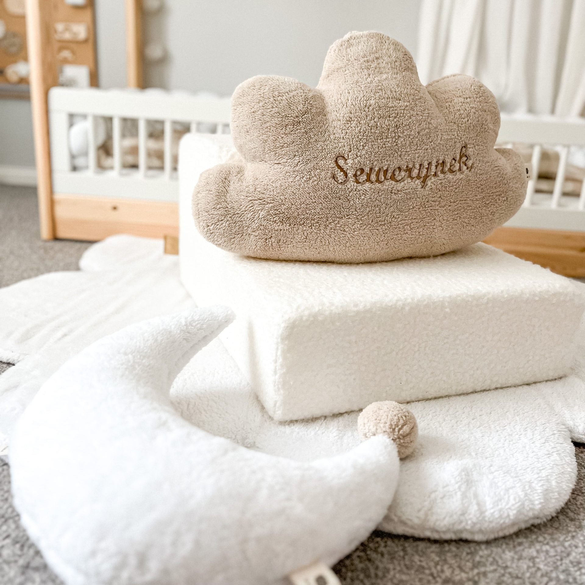 Dekokissen in Wolkenform | Fluffy Teddy | Teddy-Stoff