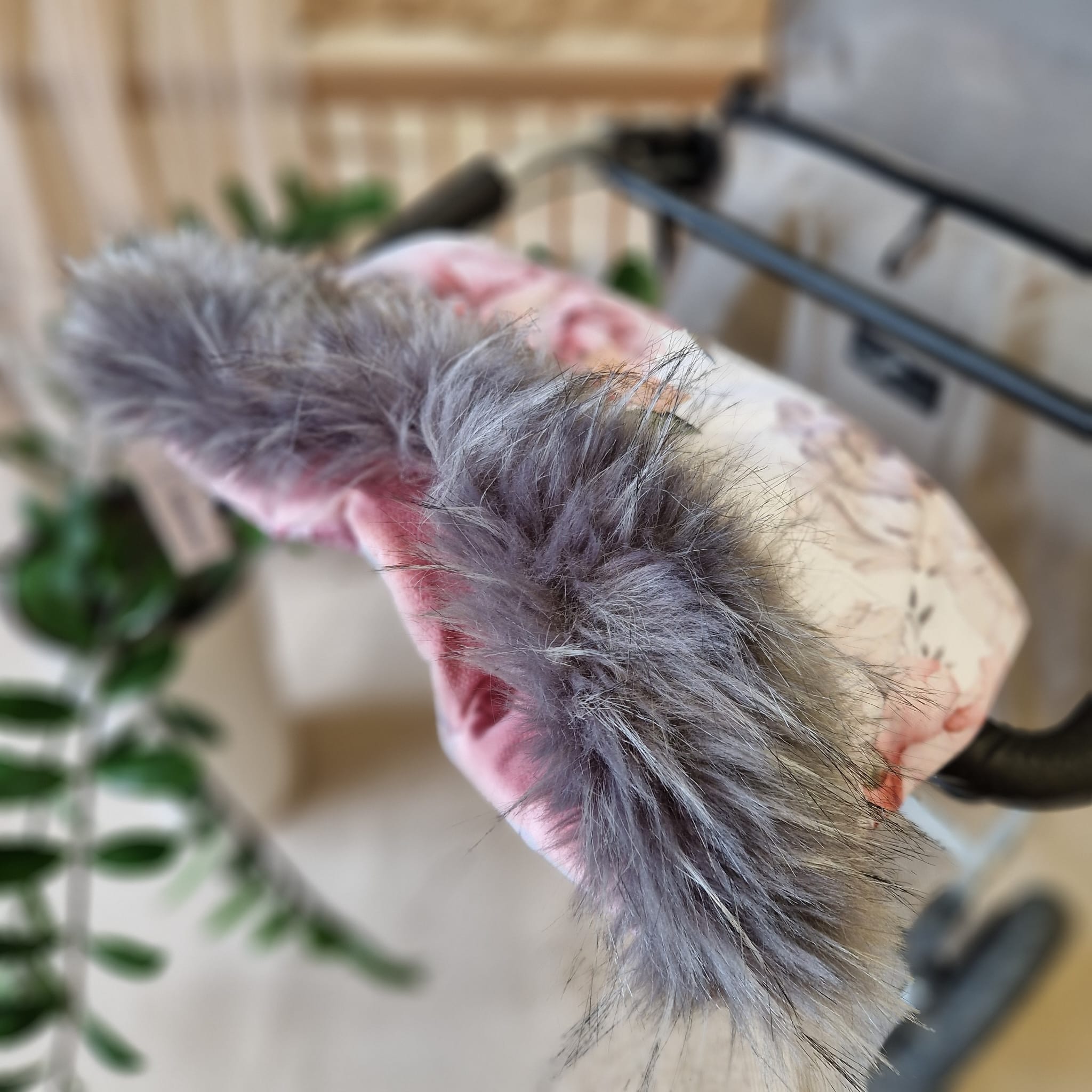 Handmuff ESKIMO | Pfingstrosen & Helle Beere