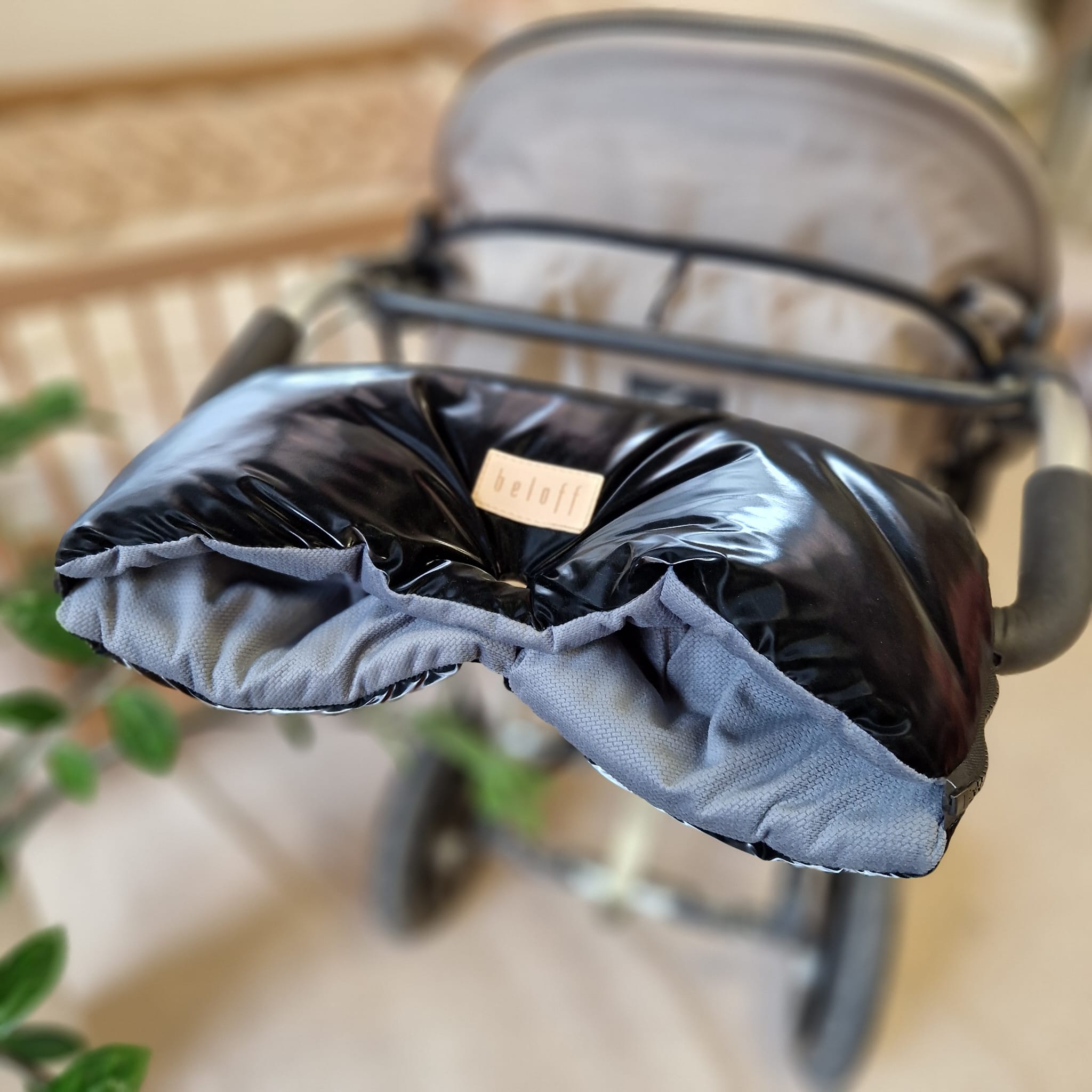 Handmuff SHINY | Samt & Premium Polyester | Onyx