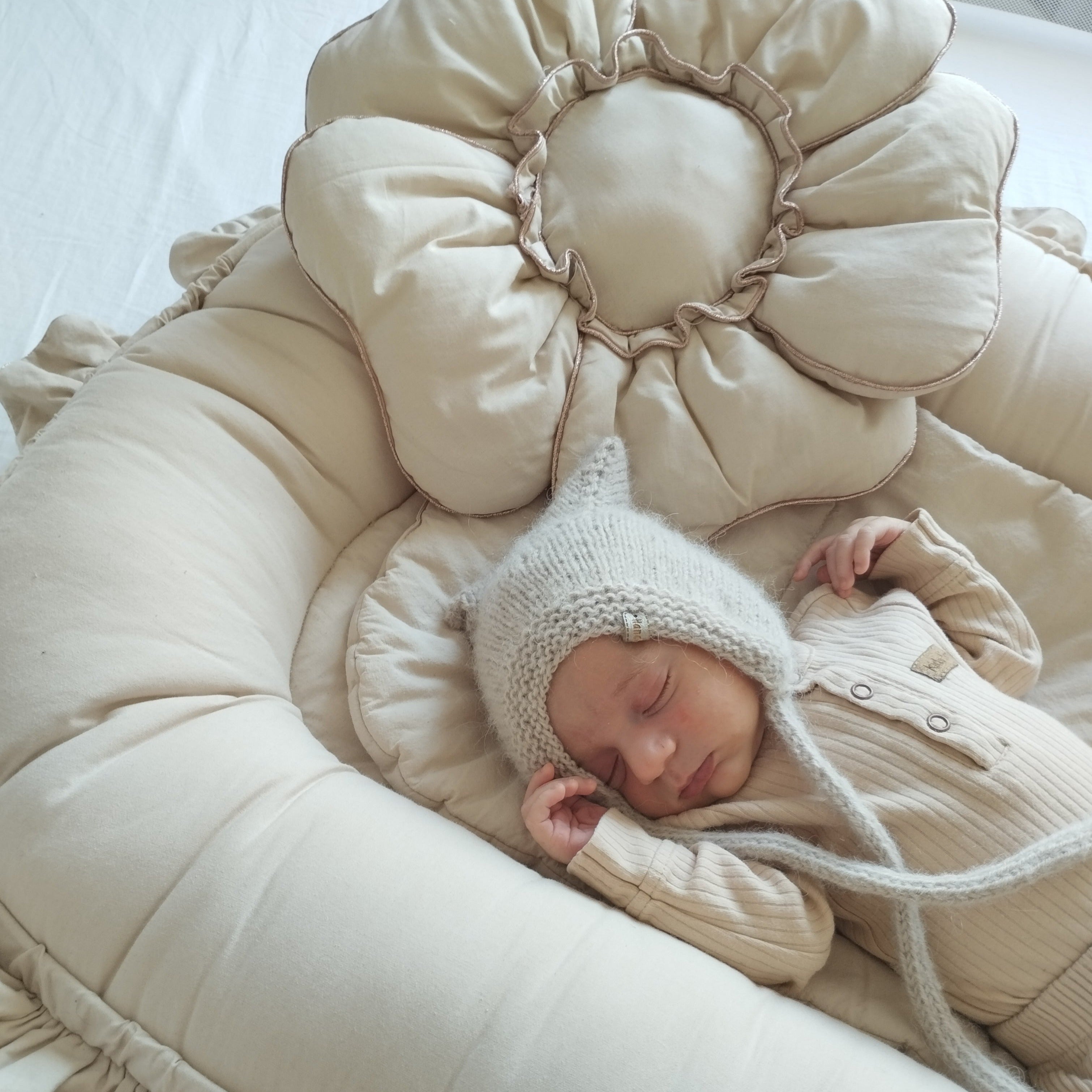 Premium Babynest SHINY mit Rüschen | Baumwolle