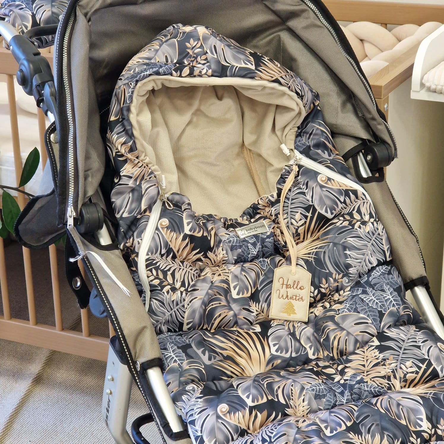 Winterfußsack inkl. Handmuff | Beige & Goldene Monsterblätter