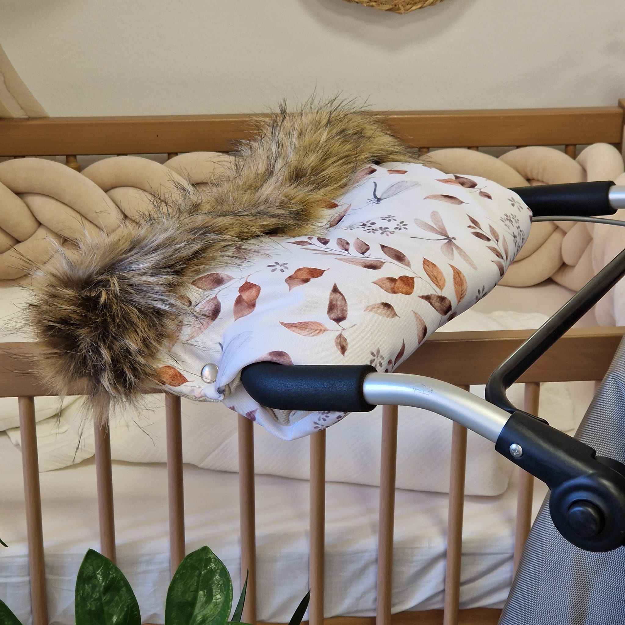 Winterfußsack mit Handmuff ESKIMO | Herbstblätter & Samt Cappuccino