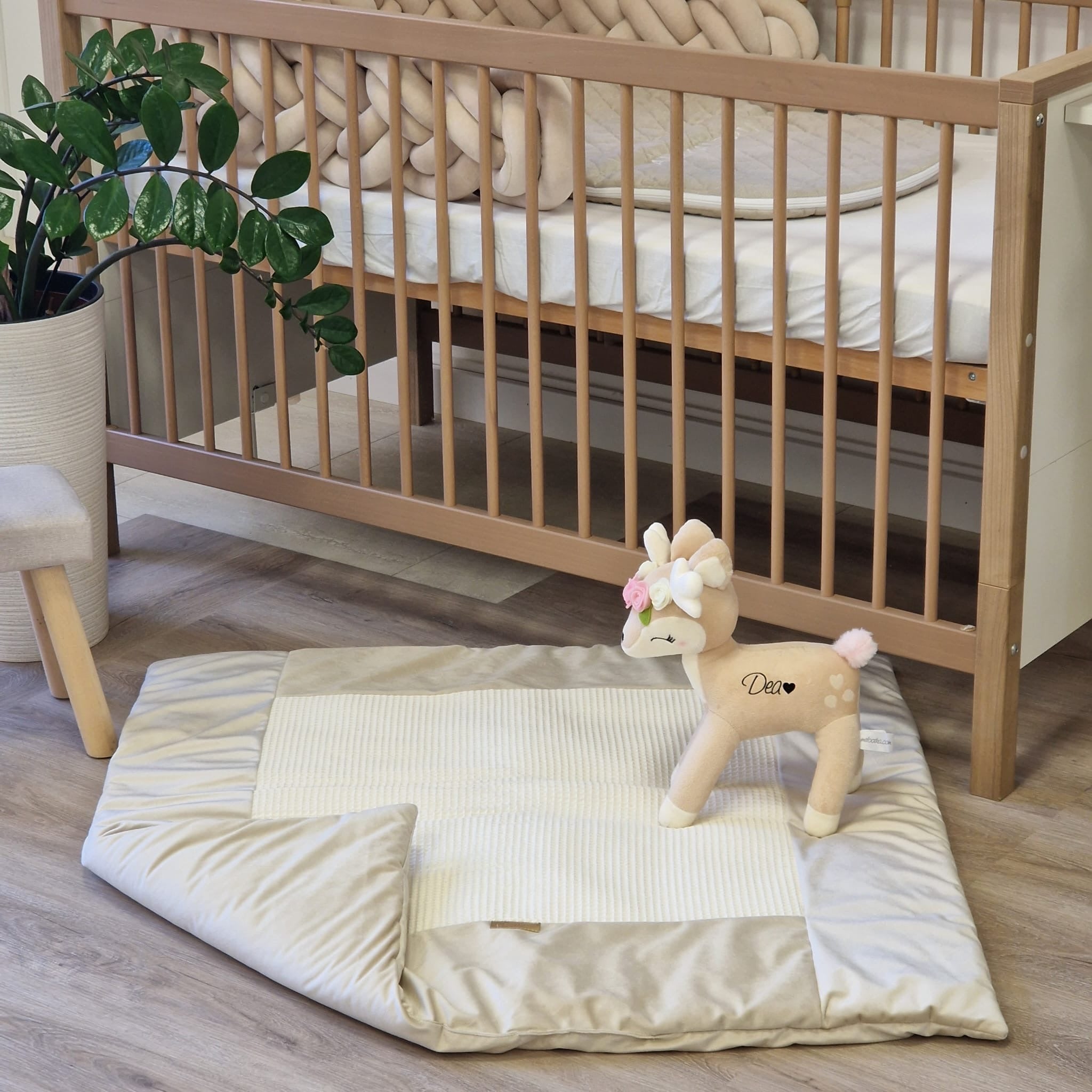 Krabbeldecke & Spielmatte ROYAL | Waffelpique Ecru & Velours Beige (Rückseite Velours Beige) | 100 x 100 cm