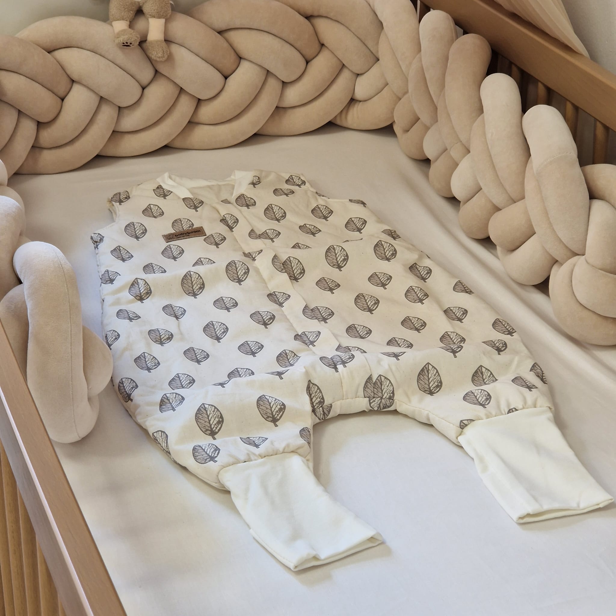 Drehbarer Ganzjahres-Schlafsack | Schlummersack mit umklappbaren Füßen | Bio-Baumwolle | Blätter | 80 cm | 1,0 TOG