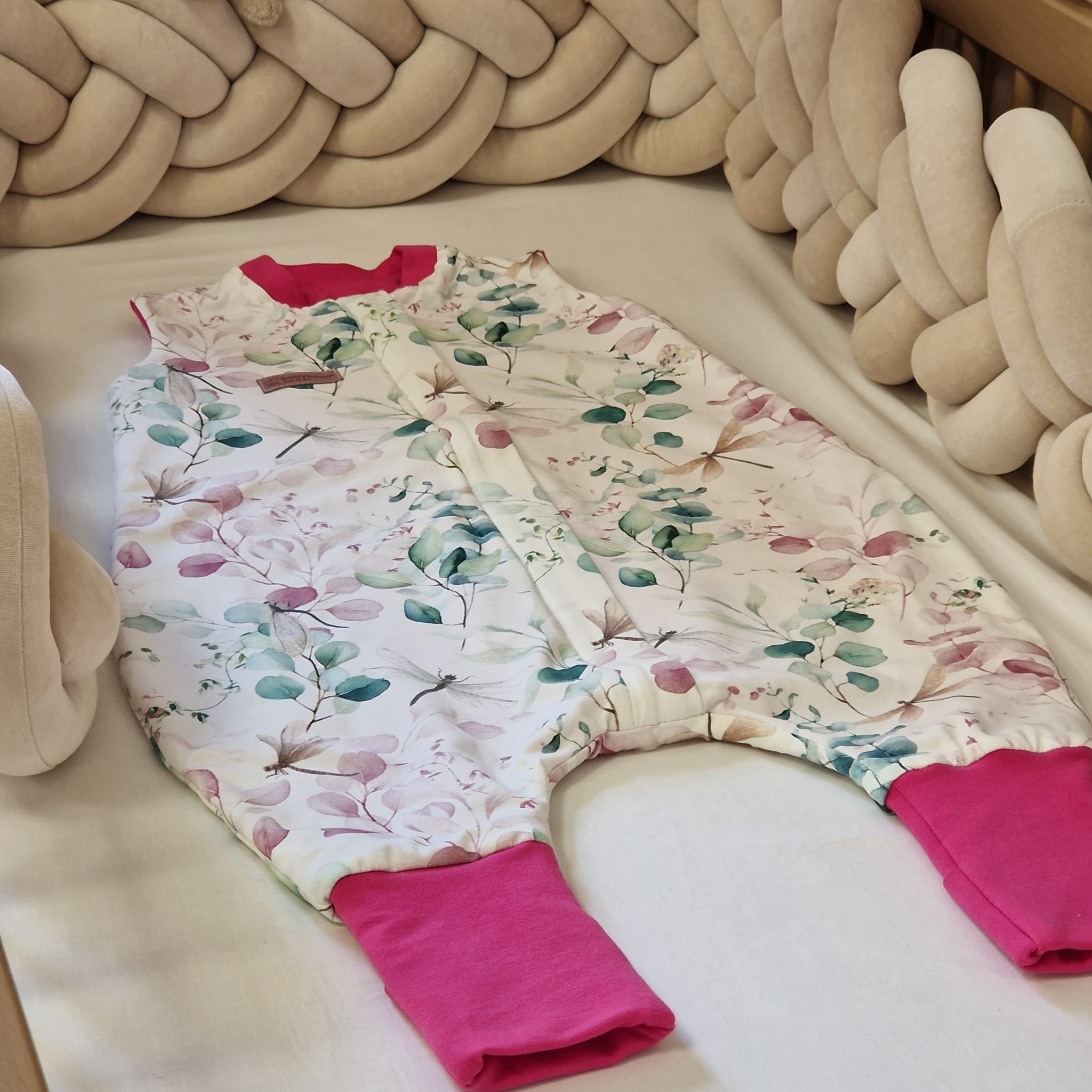 Drehbarer Ganzjahres-Schlafsack | Schlummersack mit Füßen | Libellen & Pink | 80 cm | 0,5 TOG