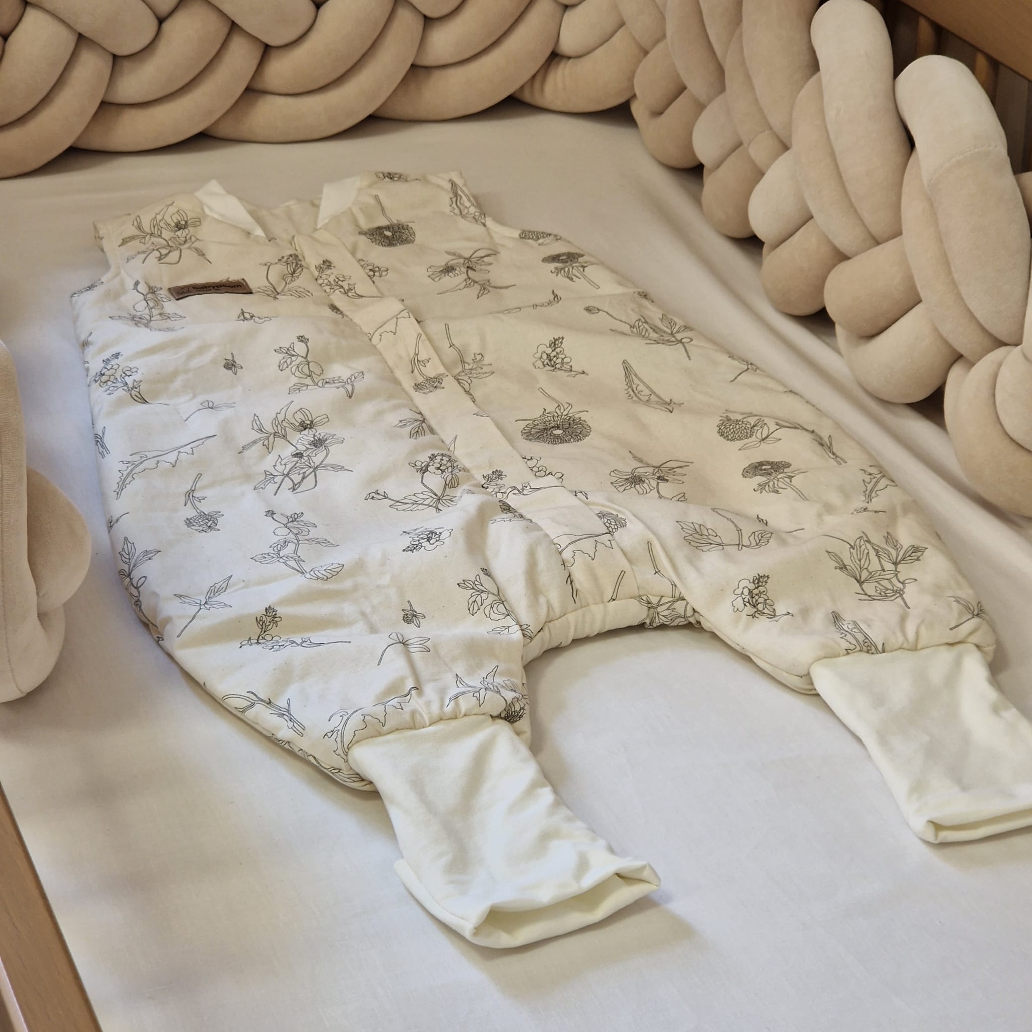 Drehbarer Ganzjahres-Schlafsack | Schlummersack mit umklappbaren Füßen | Bio-Baumwolle | Feldblumen | 80 cm | 1,0 TOG