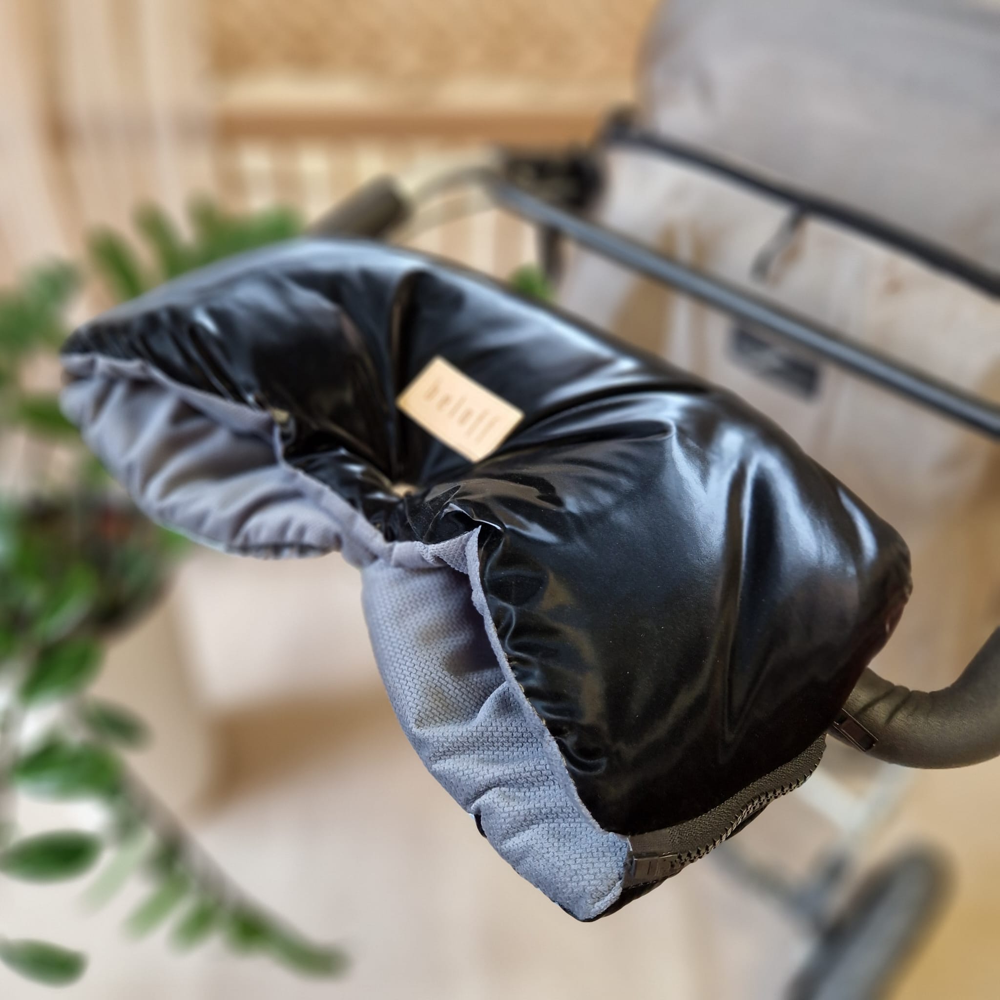 Handmuff SHINY | Samt & Premium Polyester | Onyx