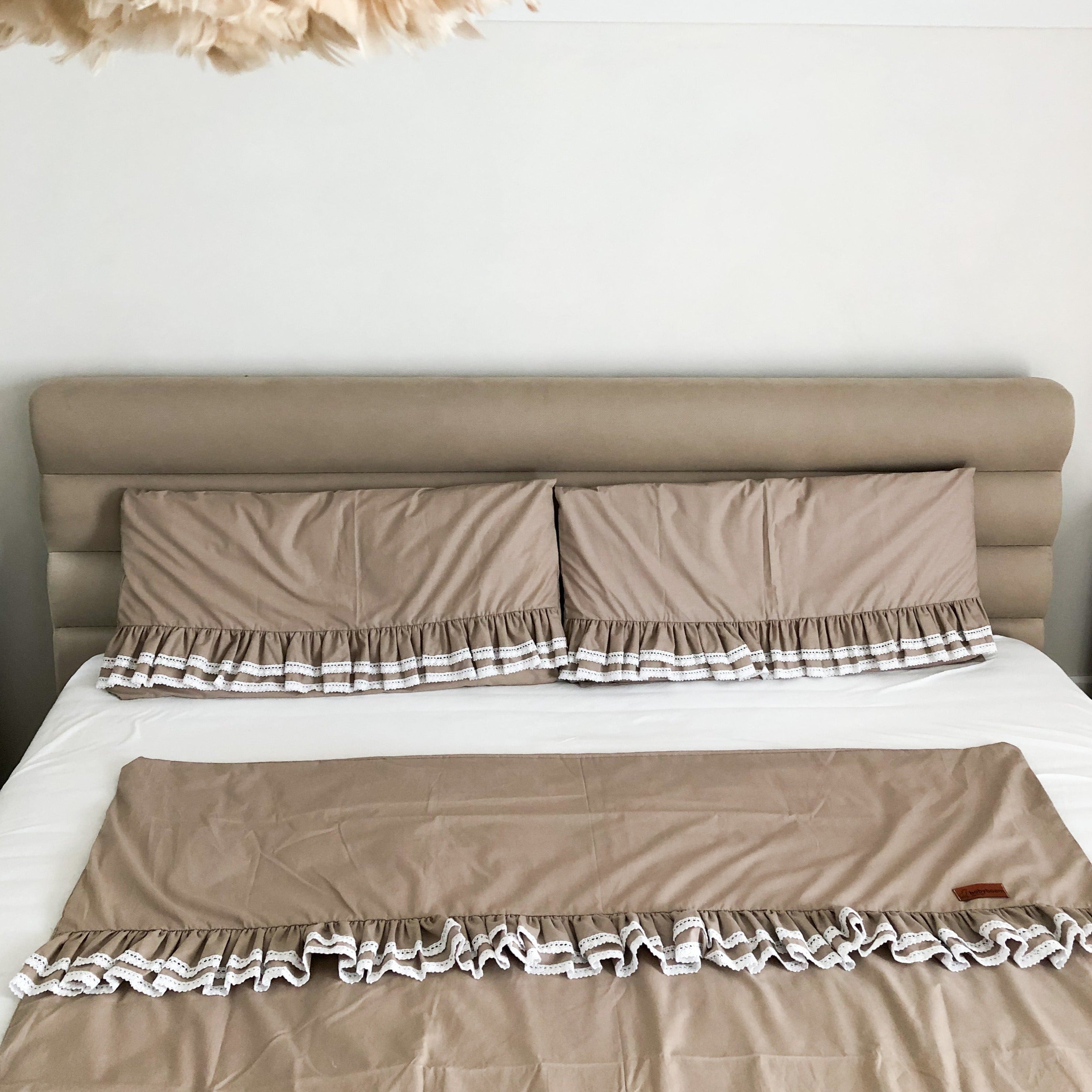 Erwachsenen Bettwäsche ROMANTIC mit Rüschen & weißer Spitze | Baumwolle