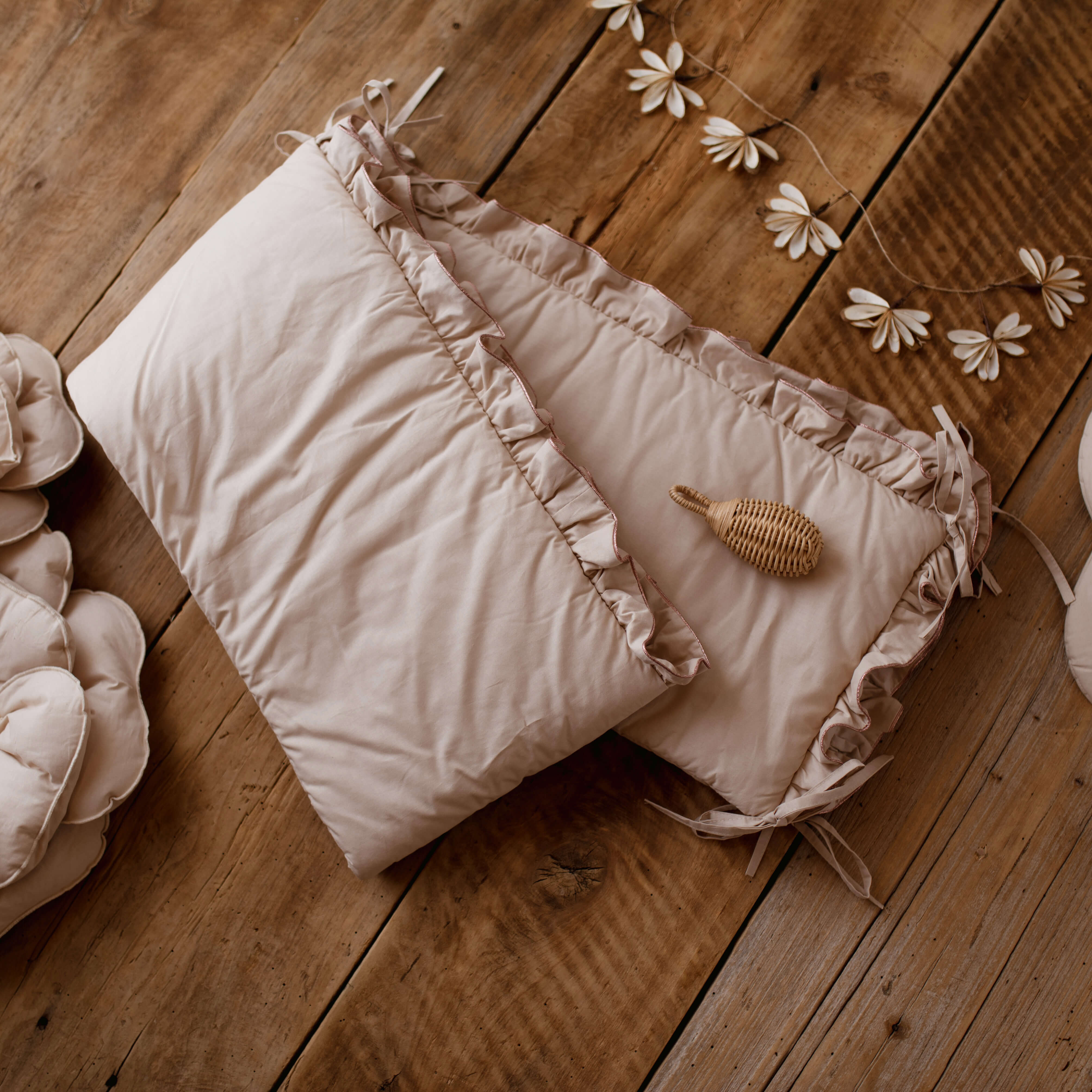 Bettumrandung Shiny mit Rüschen | Baumwolle