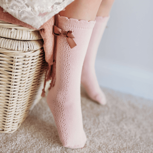 Süße gewebte Kniestrümpfe mit Schleifen