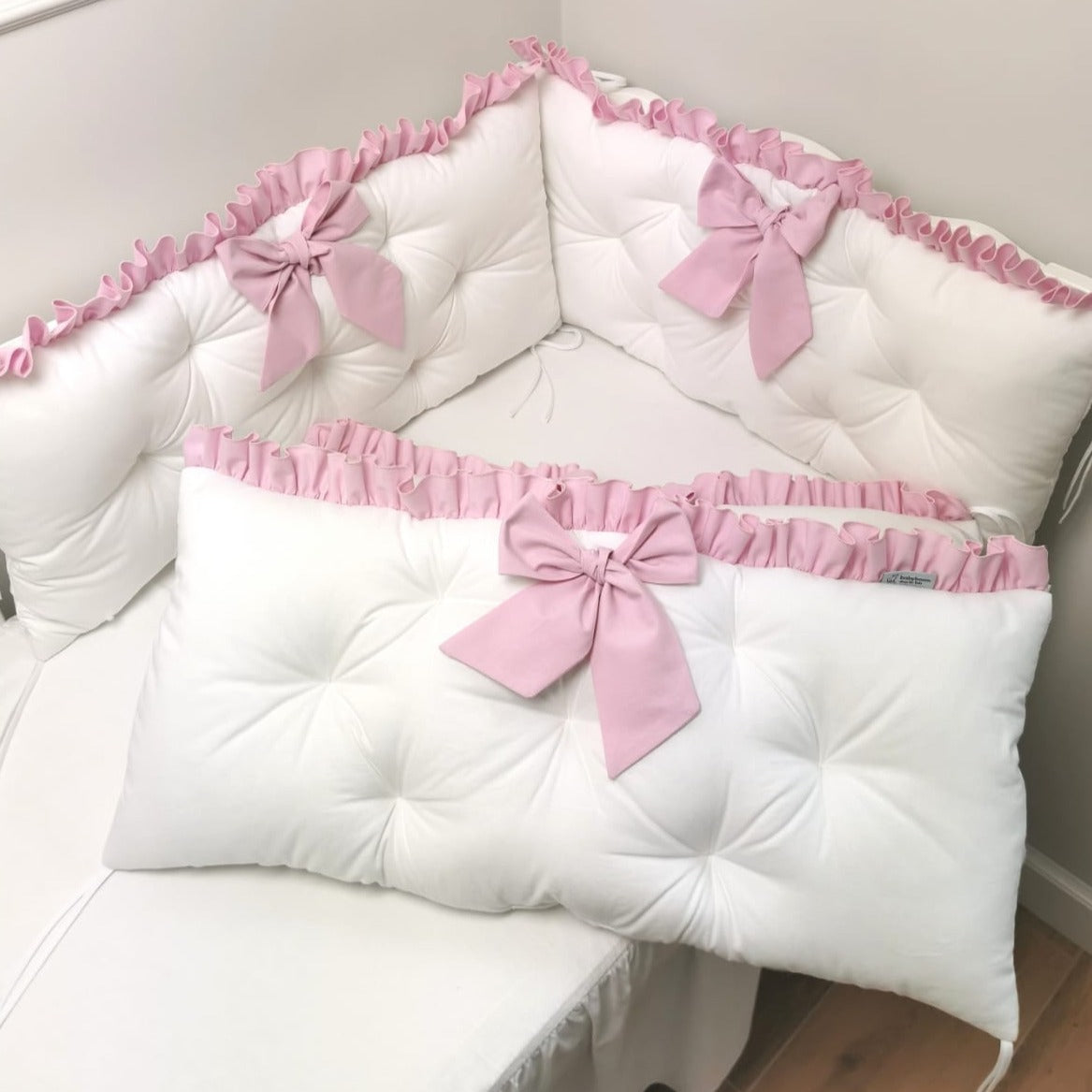 Luxus Bettumrandung mit Rüschen | Premium Baumwolle