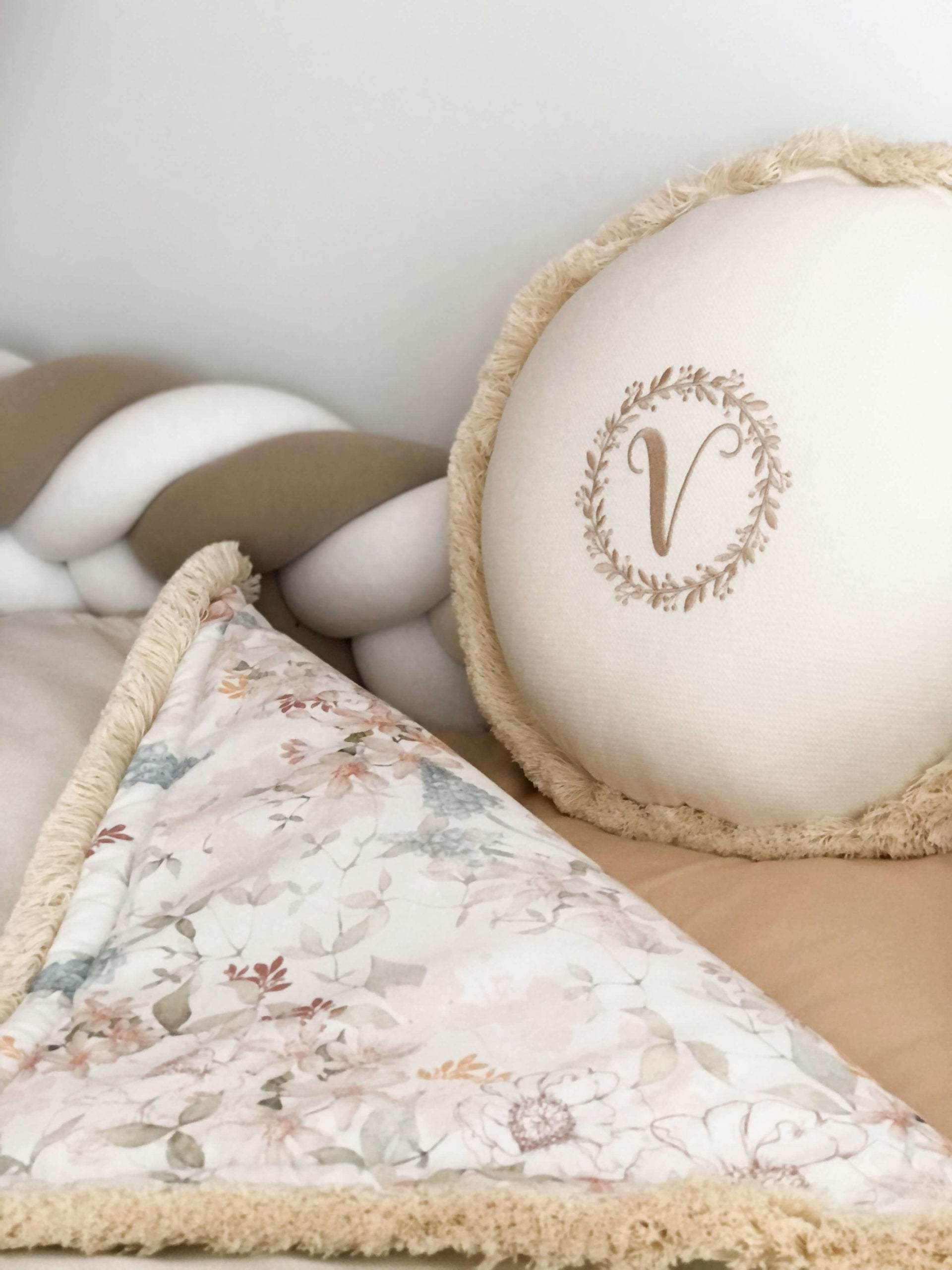 Tagesdecke mit Fransen aus Premium Baumwolle und Samt-Stoff, handmade, babyboom shop for kids