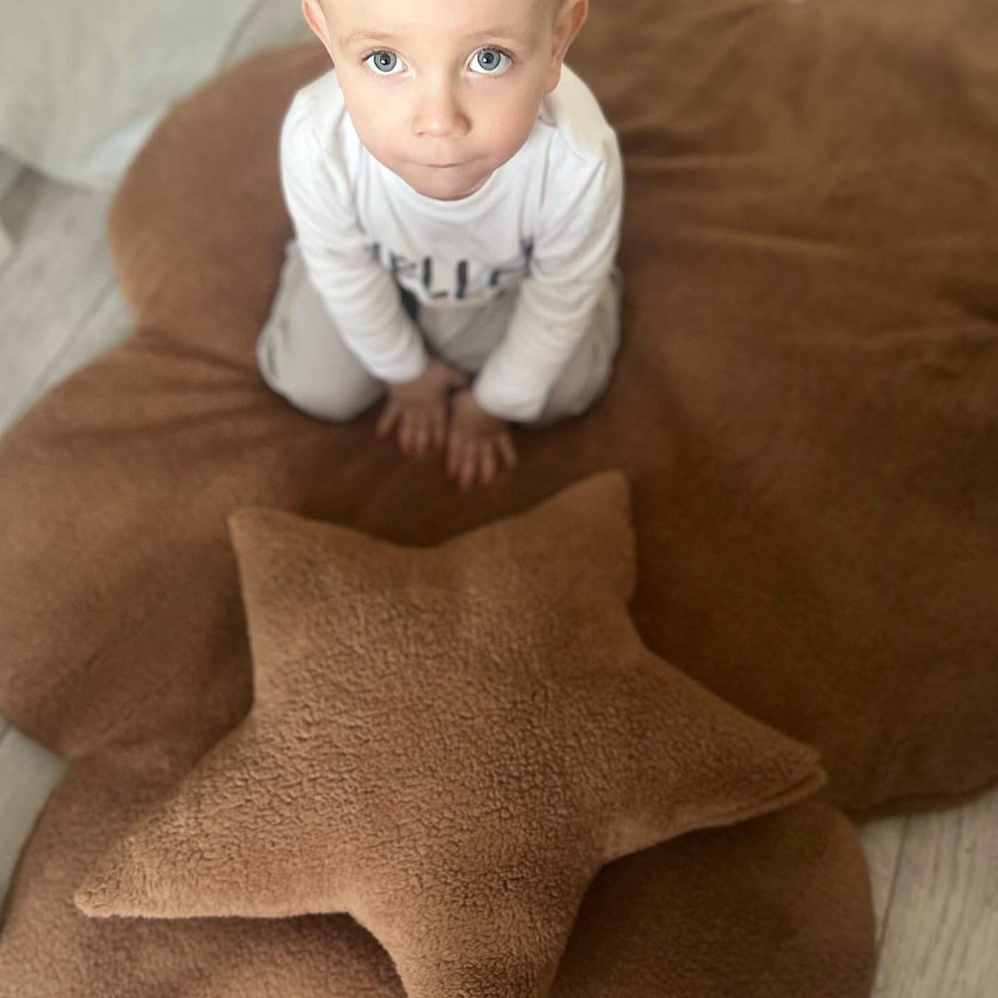 Dekokissen in Sternform | Fluffy Teddy | Teddy-Stoff