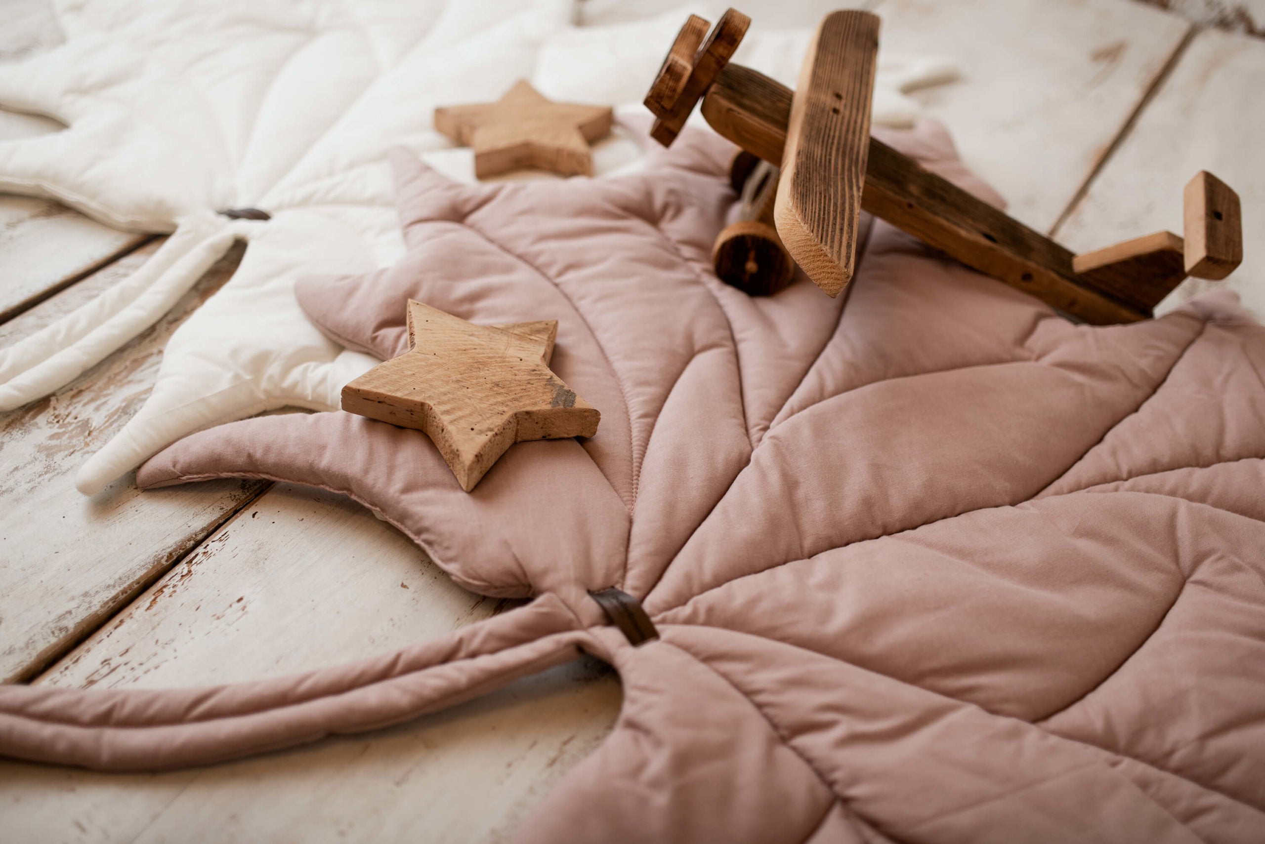 Dekorationsblatt Achorn, Krabbeldecke, Spielmatte, handmade, babyboom shop for kids