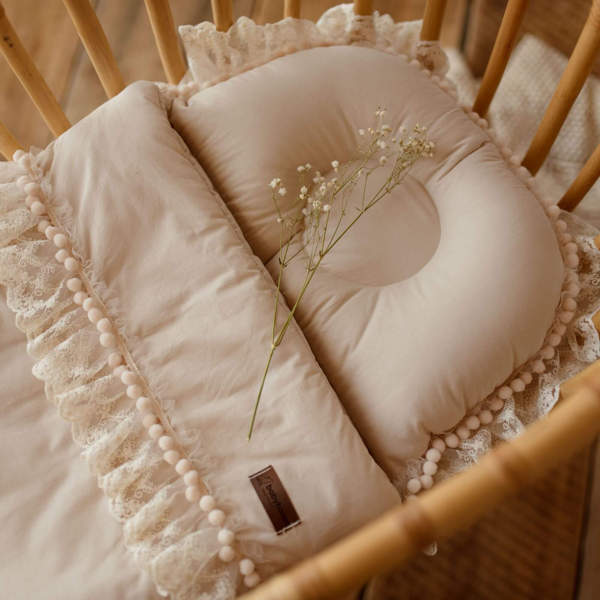 Premium Babyschlafsack "Delicious" mit Spitze & Bommelchen | Baumwolle