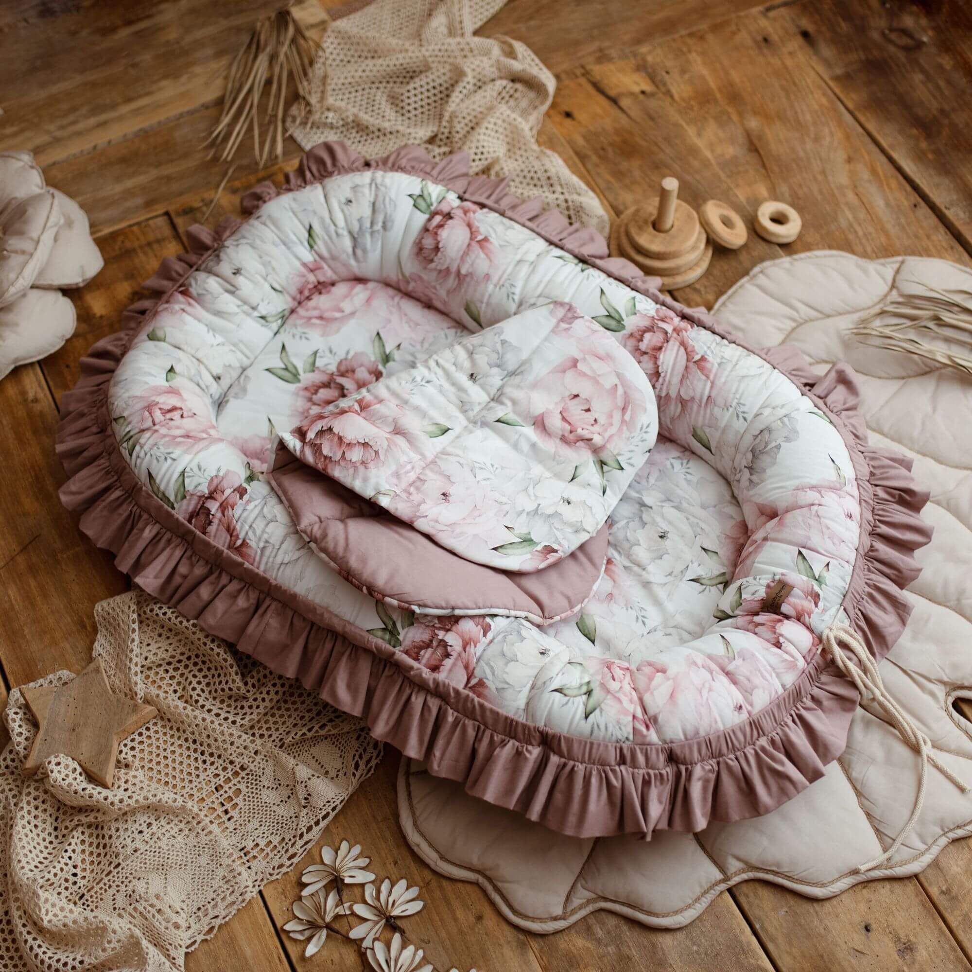 Premium Babynest mit Rüschen | Premium Baumwolle