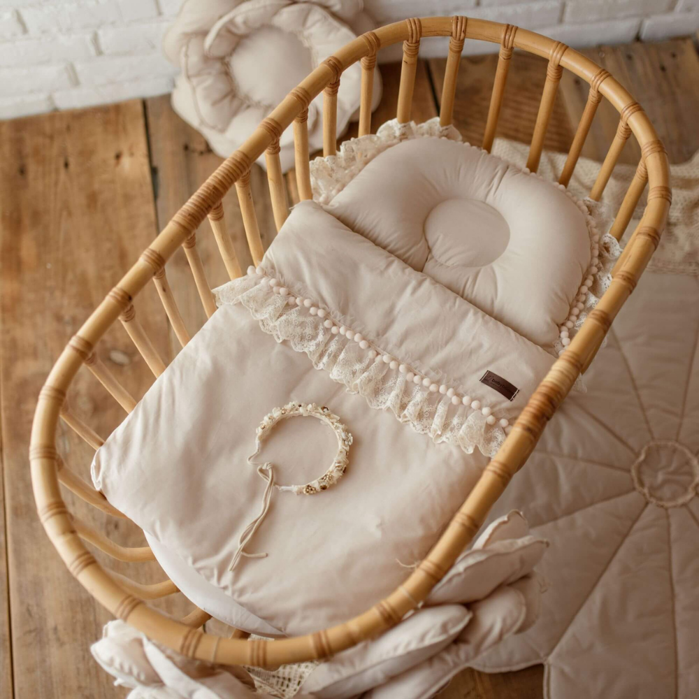 Premium Babyschlafsack Delicious mit Spitze & Bommelchen | Baumwolle