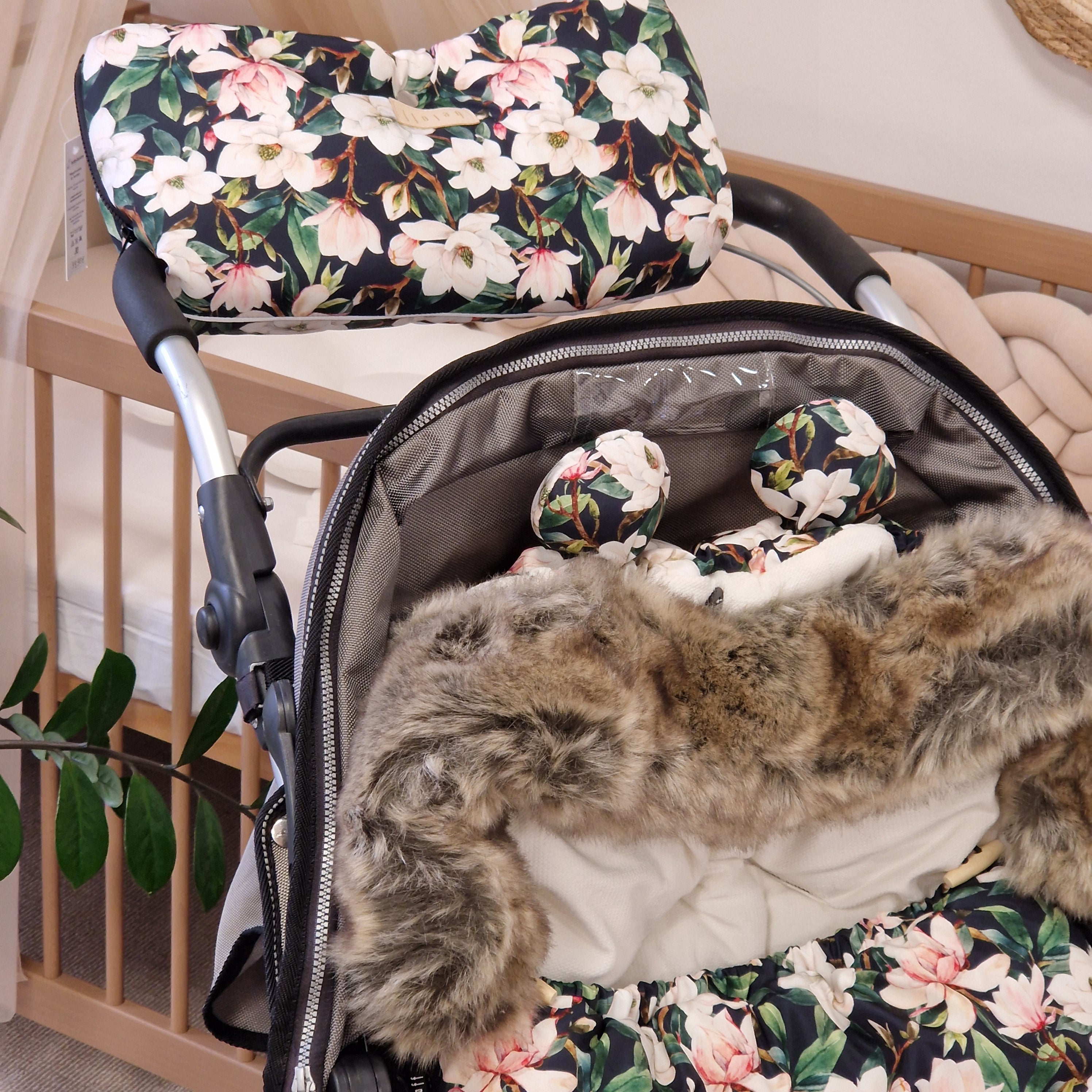 Winterfußsack inkl. Handmuff | Rosa Magnolien