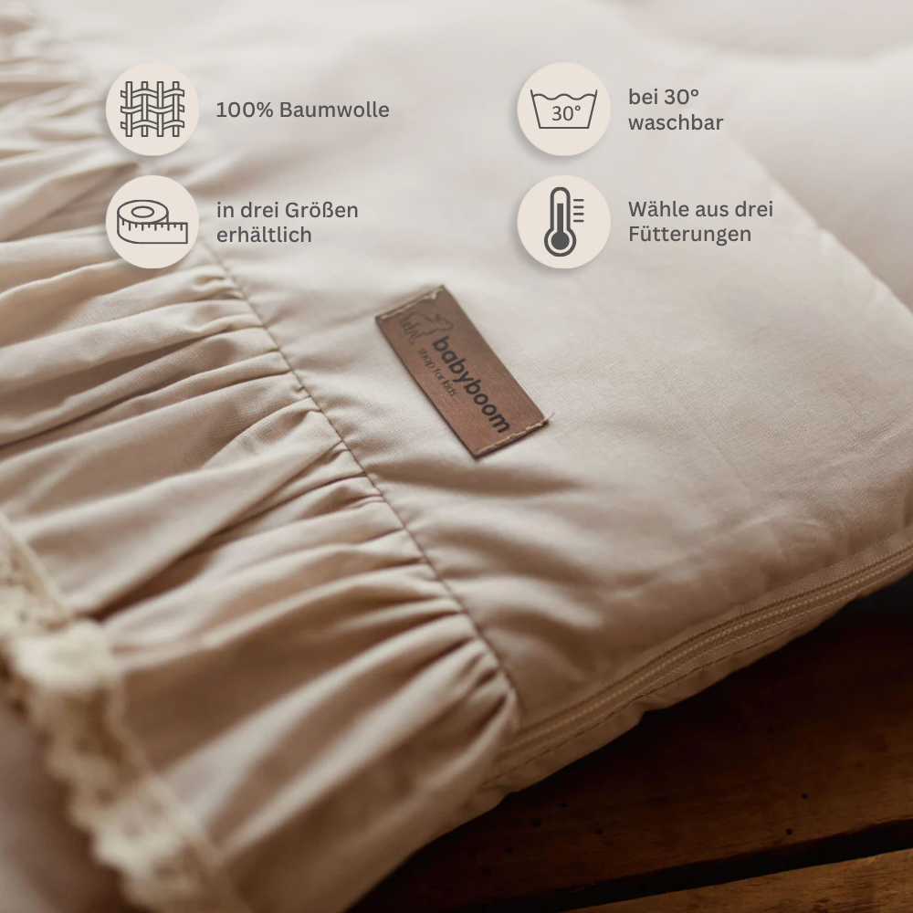 Premium Babyschlafsack RETRO ROMANTIC mit Rüschen & beige Spitze | Baumwolle