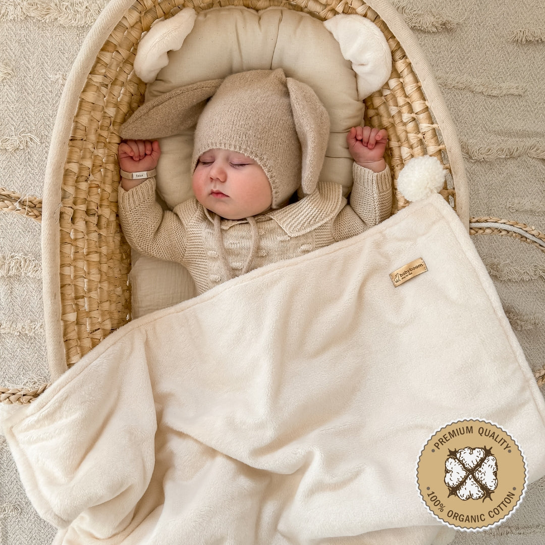 Baby & Kinderdecke mit großen Pompons | BIO-Baumwolle & Valboa