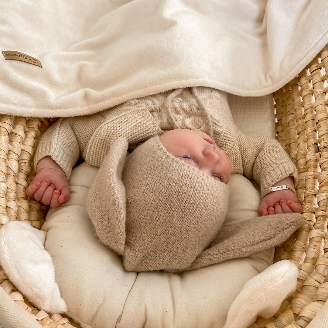 Baby & Kinderdecke mit großen Pompons | BIO-Baumwolle & Valboa