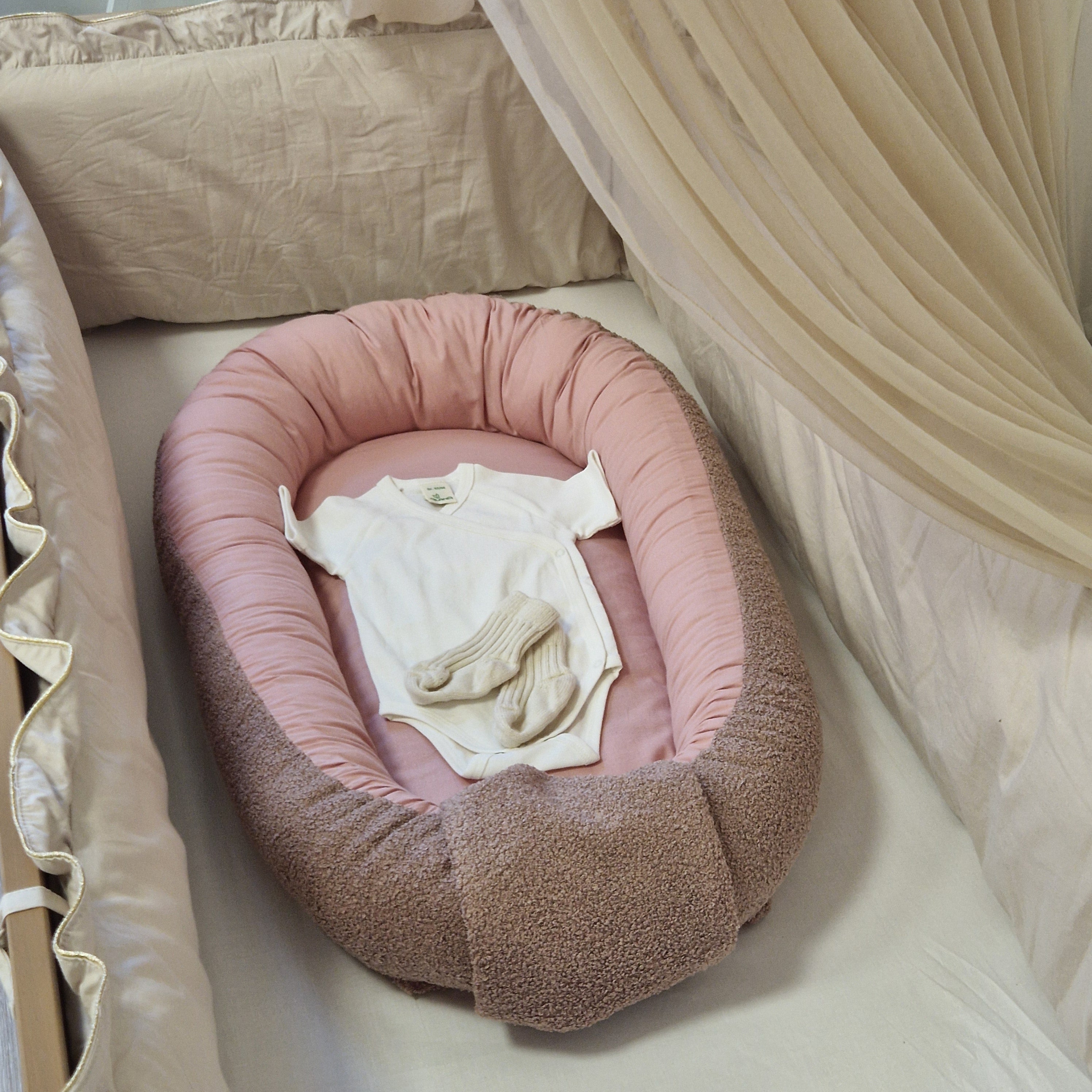 Babynestchen aus Baumwolle & Bouclé | Altrosa