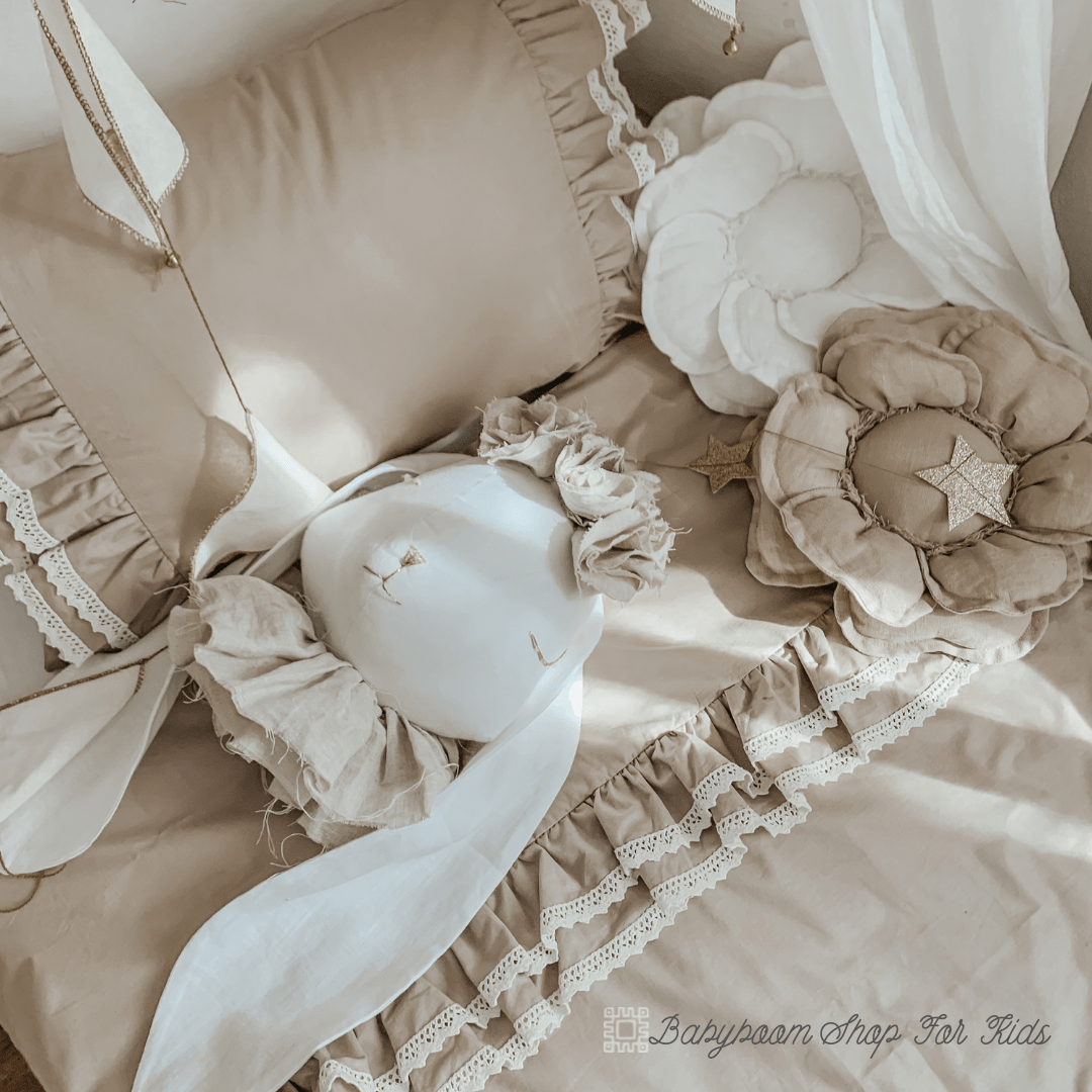 Bettwäsche "Romantic" mit Rüschen & weißer Spitze - einfarbig - mehrere Größen