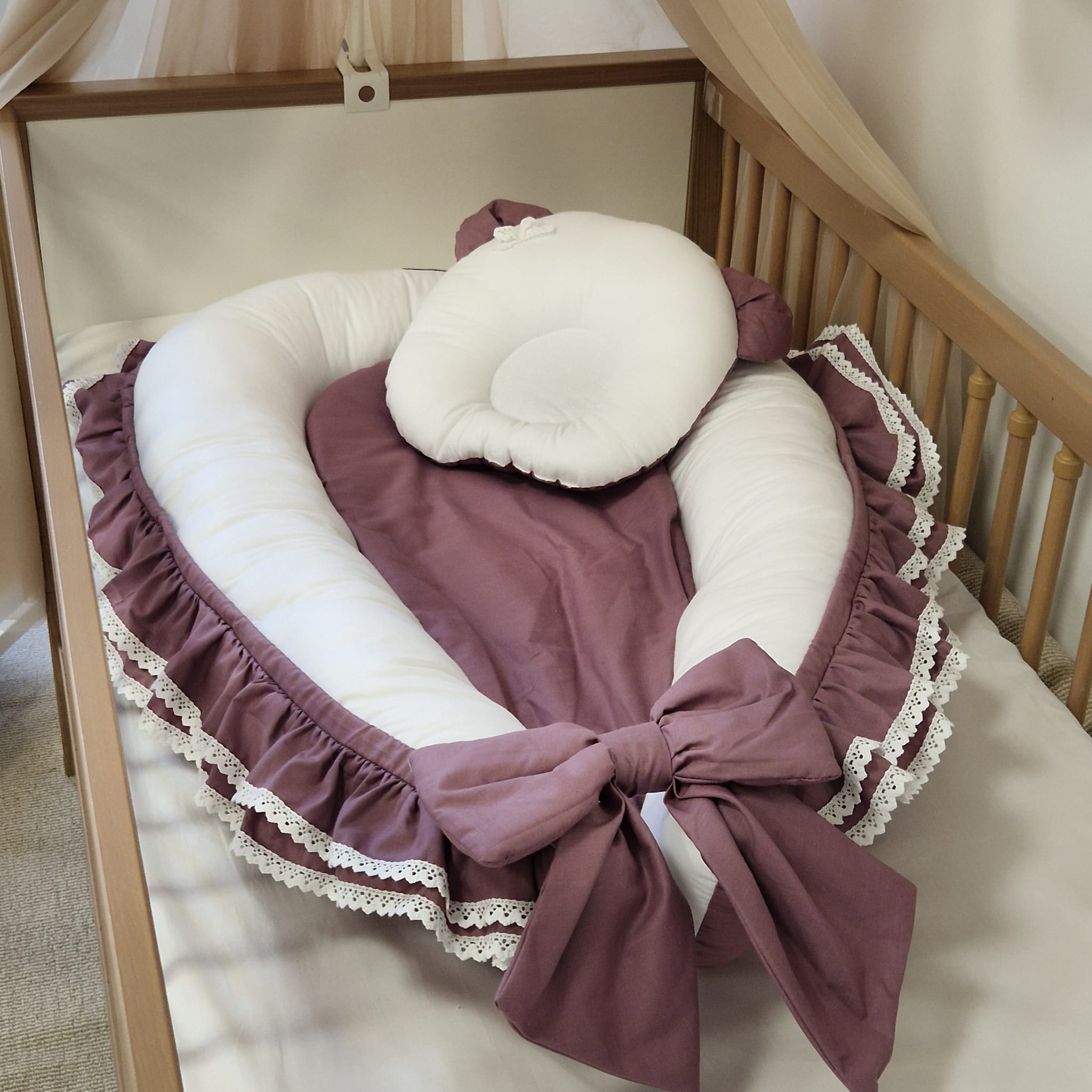 Babynest ROMANTIC mit Rüschen & weißer Spitze | Baumwolle