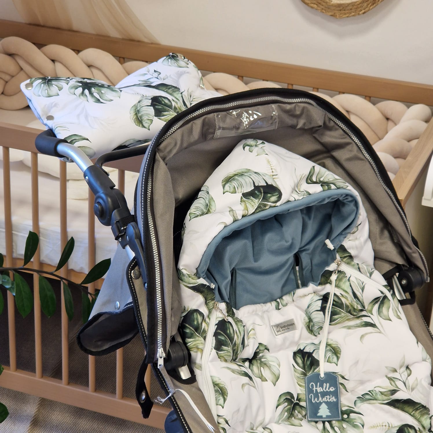 Winterfußsack inkl. Handmuff | Salbeigrün & Monsterblätter