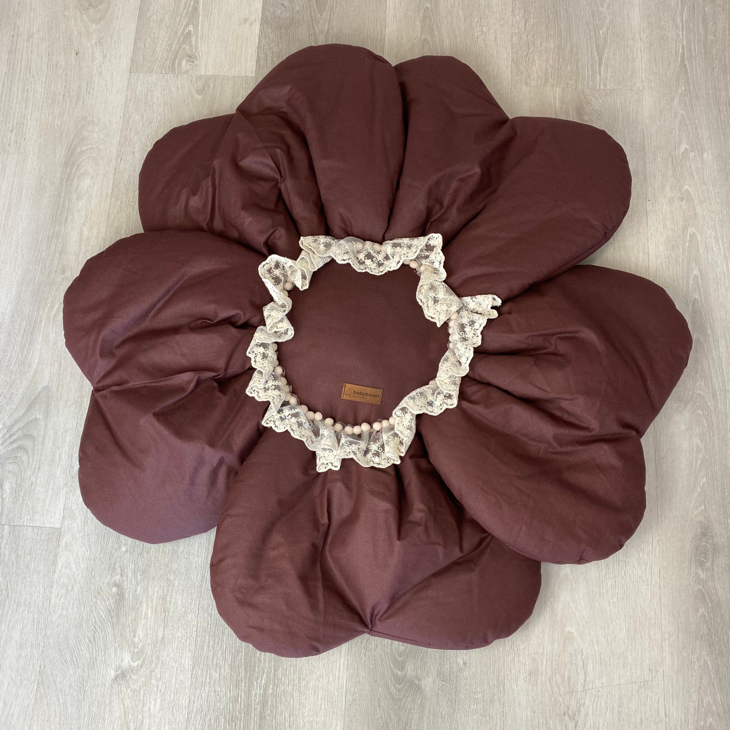 Spielmatte bzw. Krabbeldecke "Blume" mit Spitze | Farbe Schokolade Gr. M & L