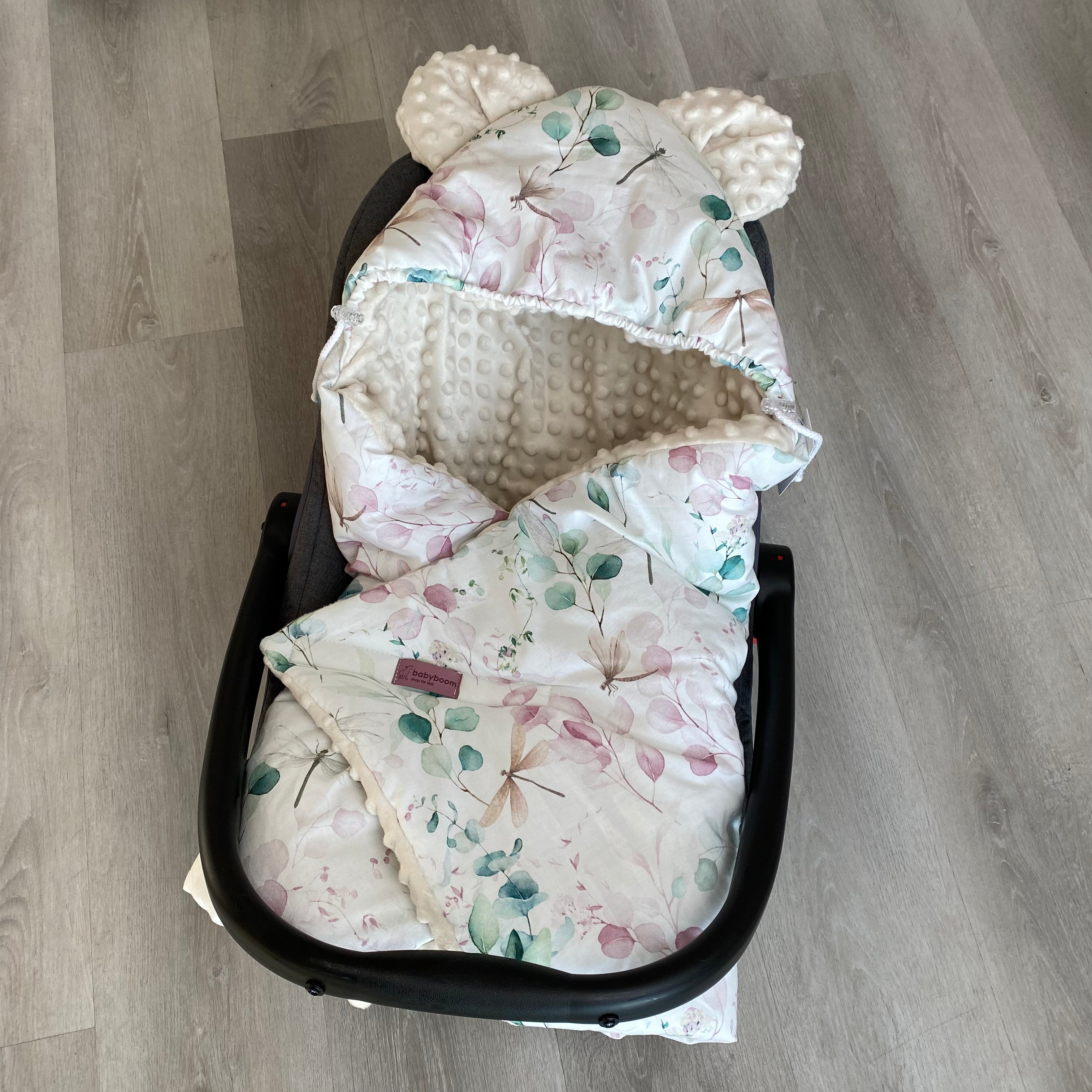 Einschlagdecke für Babyschale | Minky Beige & Lovely Eucalyptus