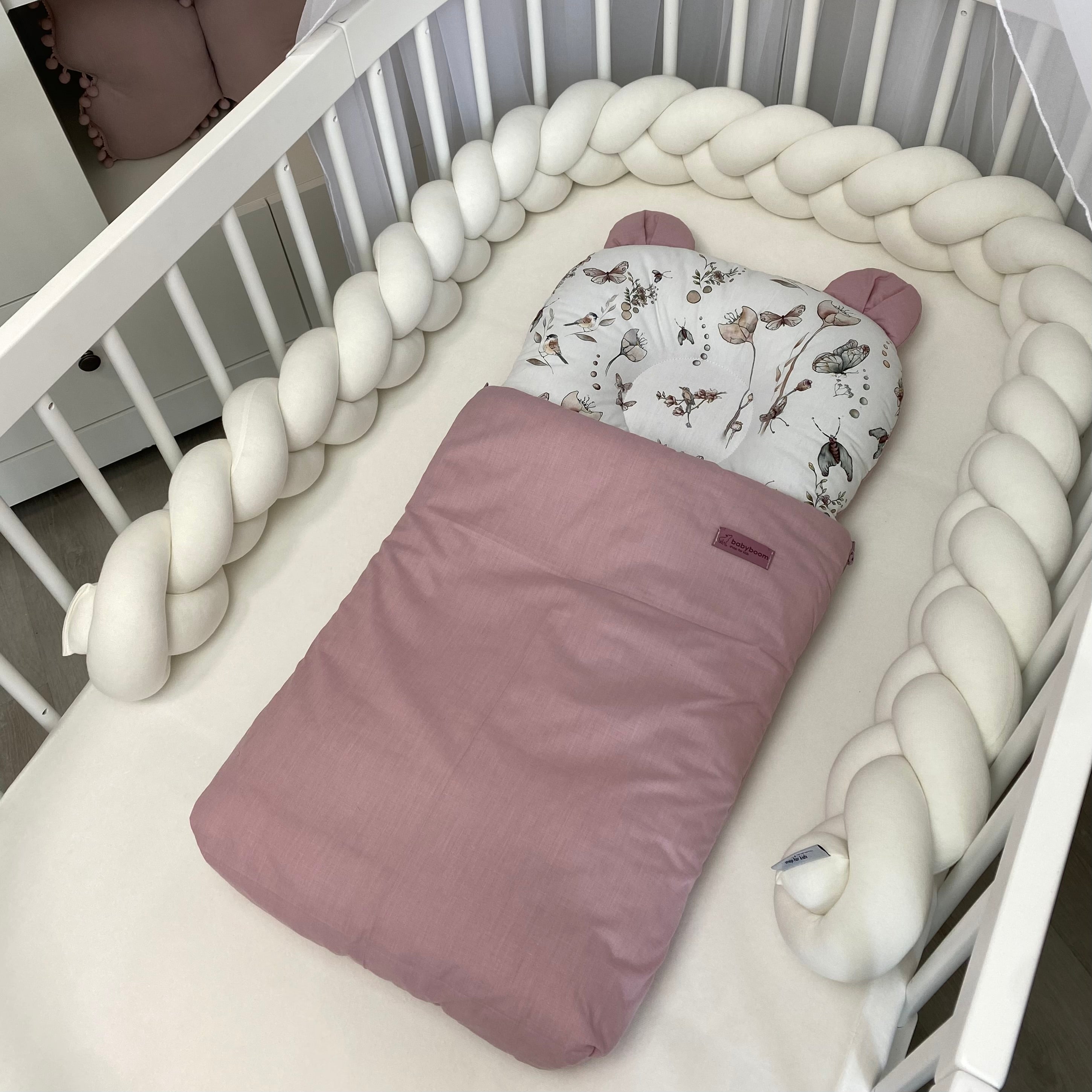 Babyschlafsack mit Bärenohren | Premium Baumwolle | Birds and butterflies & Dusty pink
