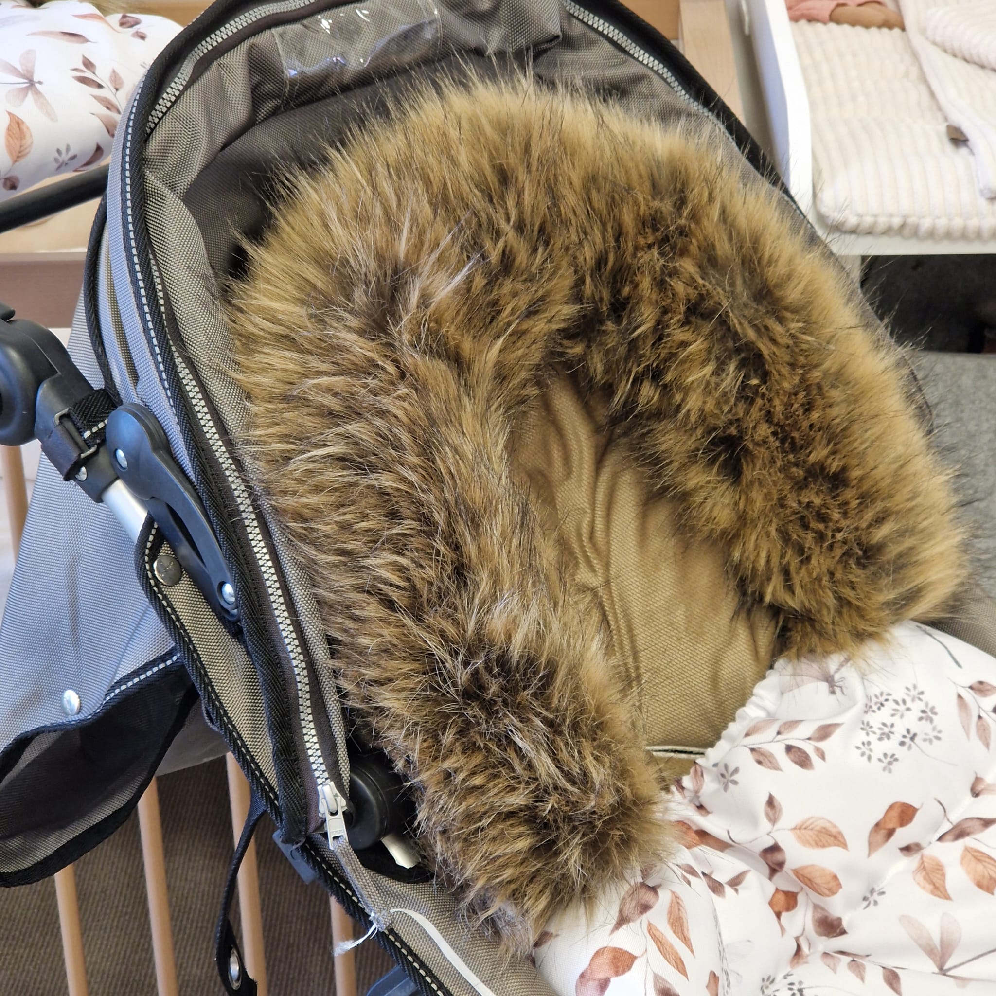 Winterfußsack mit Handmuff ESKIMO | Herbstblätter & Samt Cappuccino