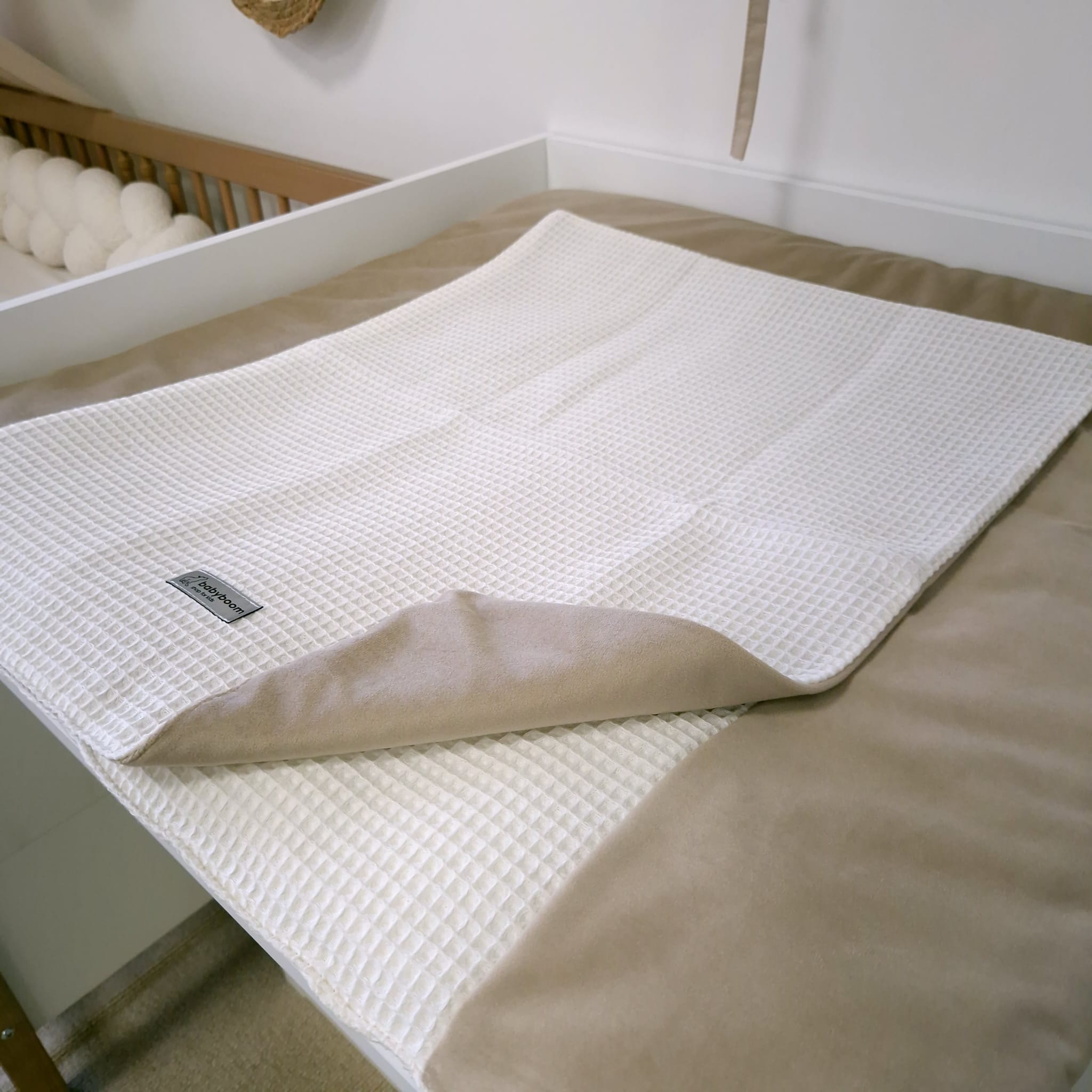 Wickelauflage ROYAL | Waffelpique & Velours | 75 x 75 cm  |  Ecru & Beige | m. kleinem Naht Fehler