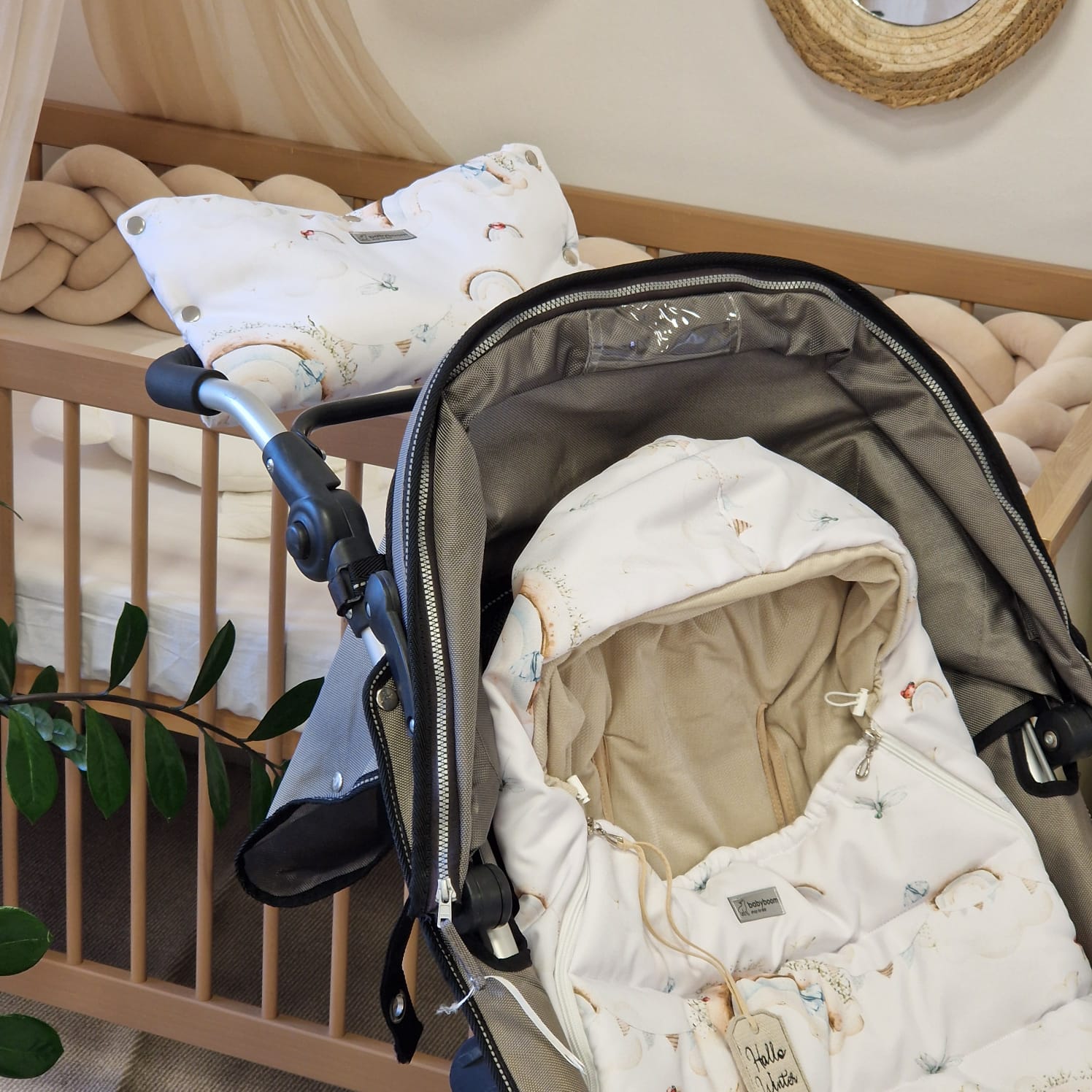 Winterfußsack inkl. Handmuff | Beige mit Wolken & Regenbogen