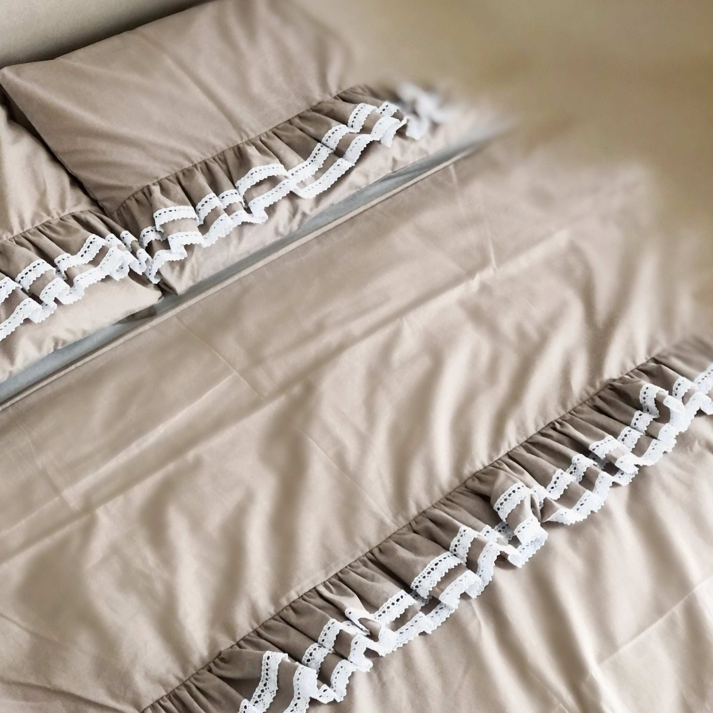 Erwachsenen Bettwäsche Romantic mit Rüschen & weißer Spitze