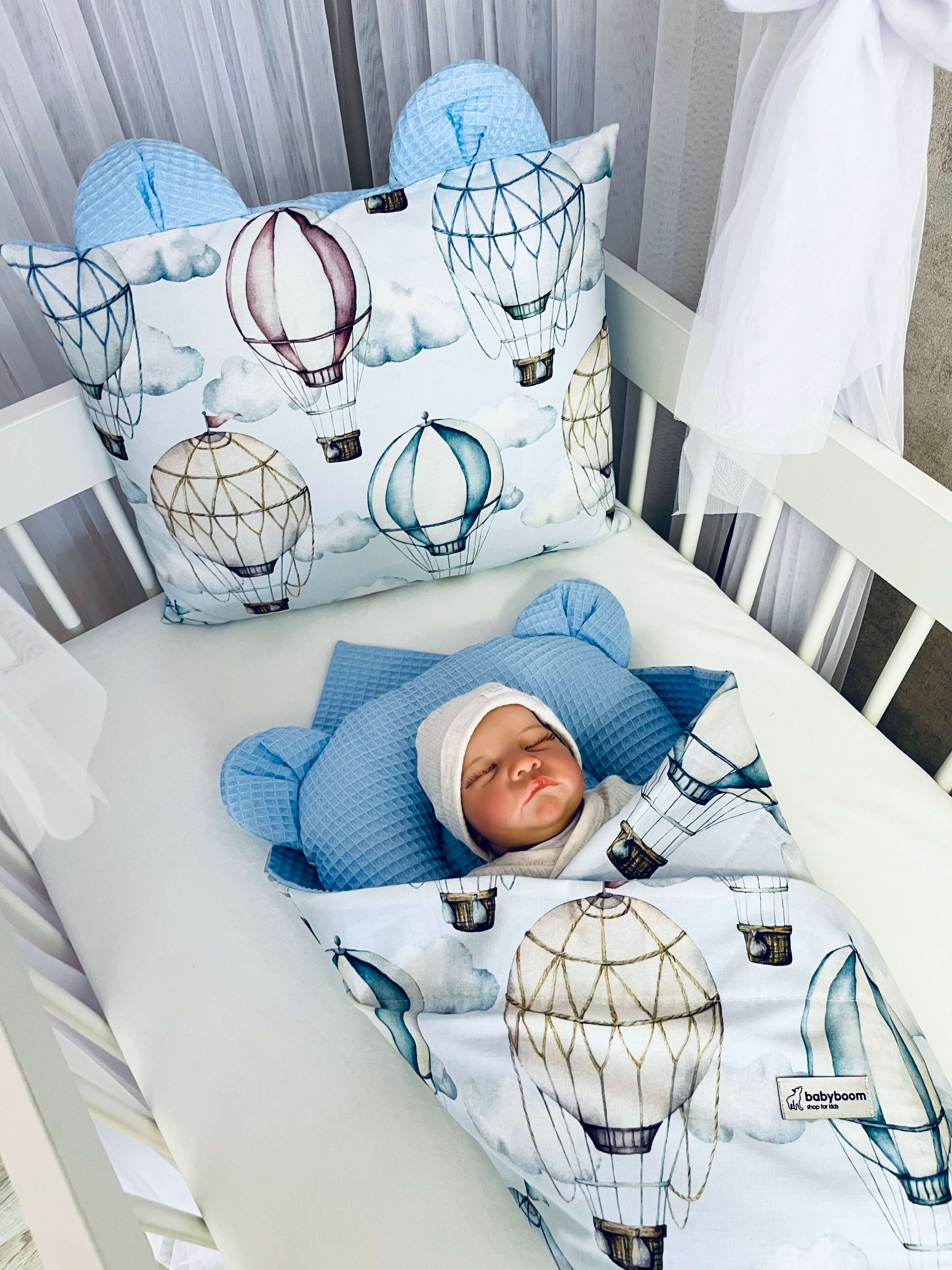 Baby- & Kinderdecke inkl. rechteckiges Kissen & Bärenkissen | Balloons & Waffelpique Light Blue