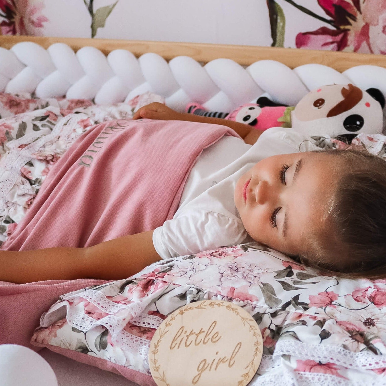 Bettwäsche "cutout" mit Rüschen und Spitze aus Premium Baumwolle und Samt-Stoff, handmade, babyboom shop for kids