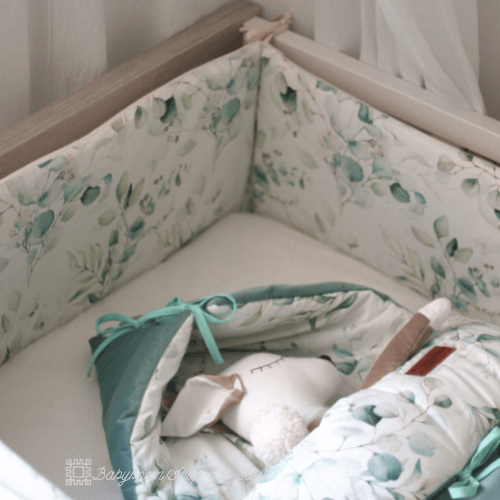 Traditionelle Bettumrandung für Babybett aus Premium Baumwolle und Samtstoff