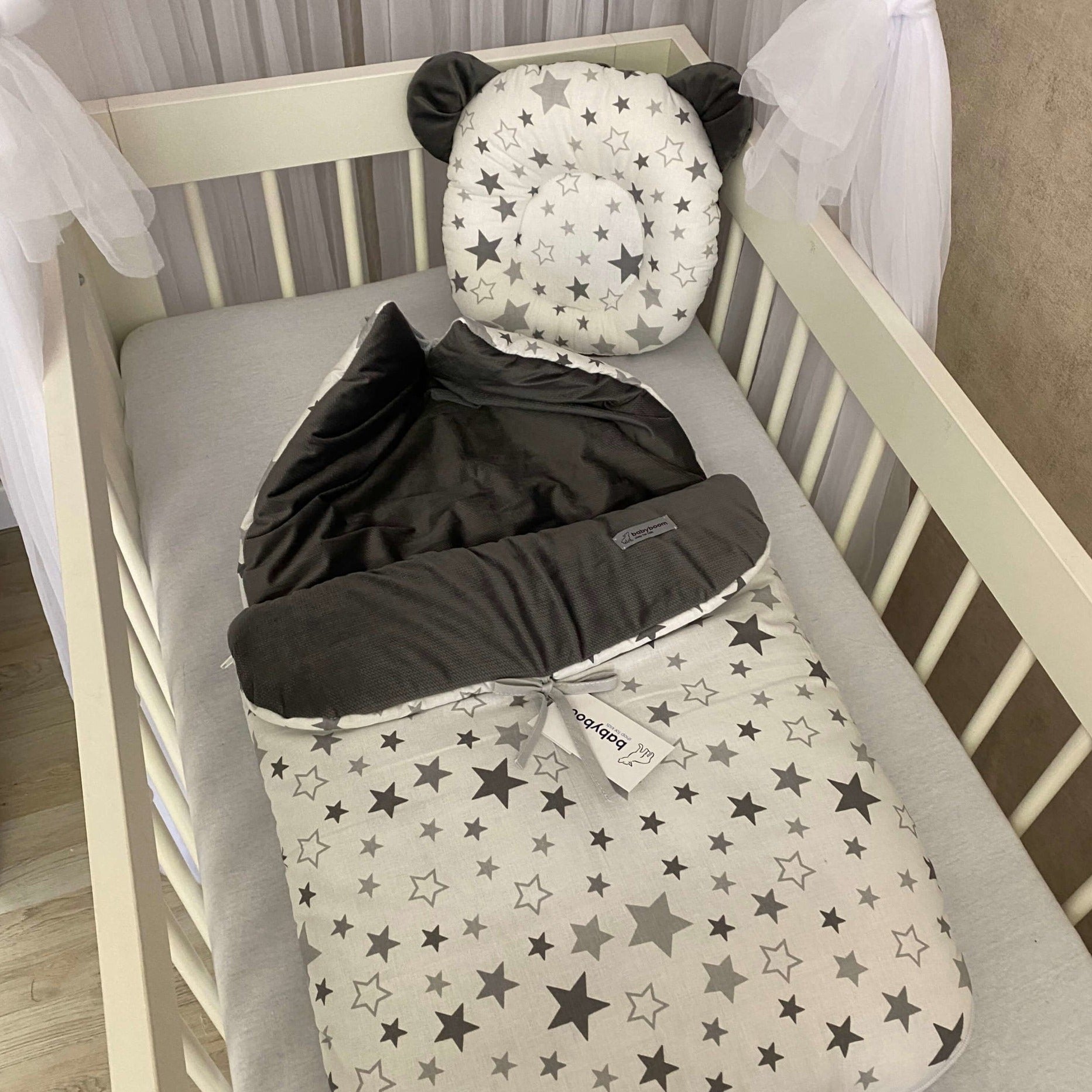 Babyschlafsack inkl. Bärenkissen | Samt Dunkelgrau & Graue Sterne | 85 cm | TOG 2.5