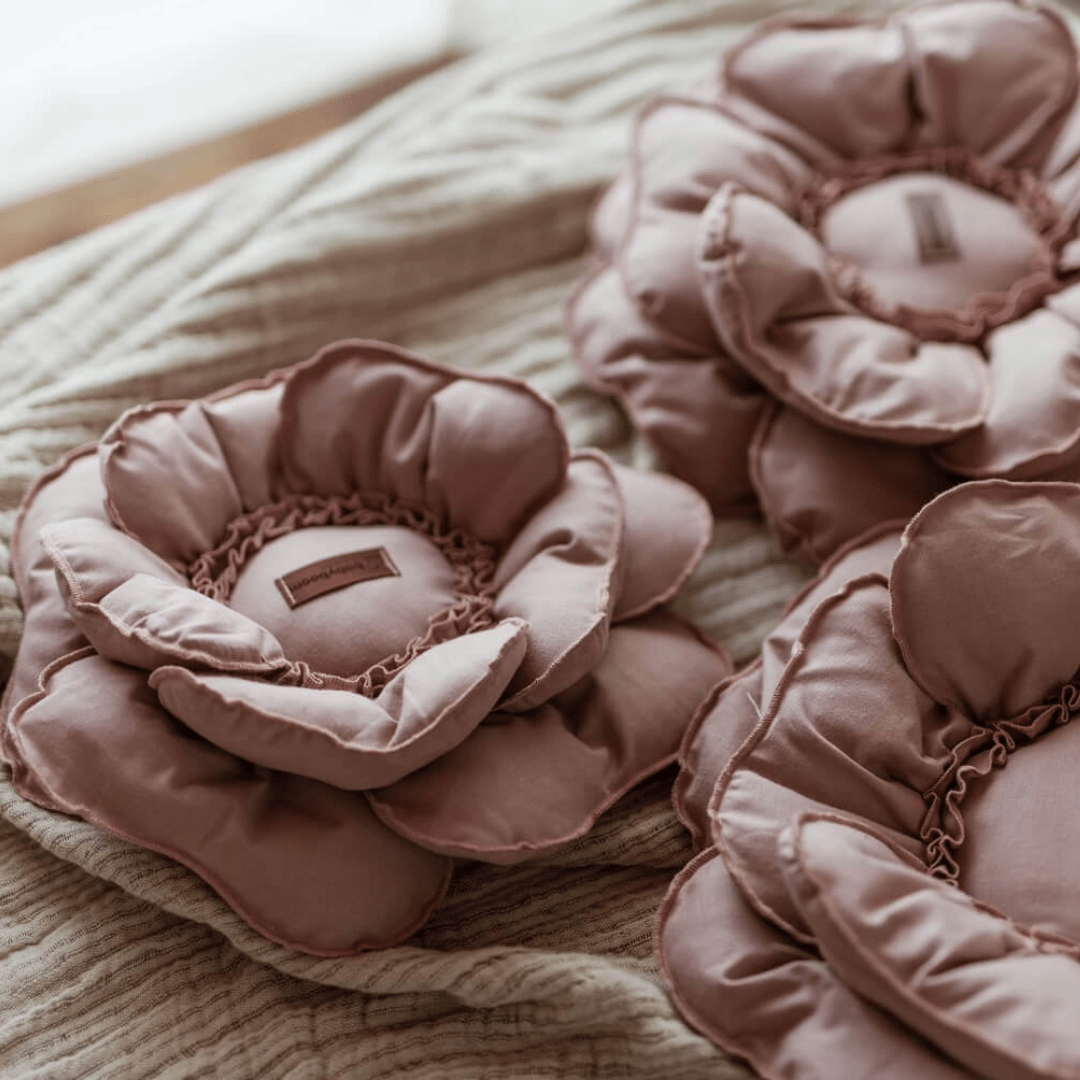 Wanddekoration Blümchen, Stoffblumen als Dekoration, handamde, babyboom shop for kids