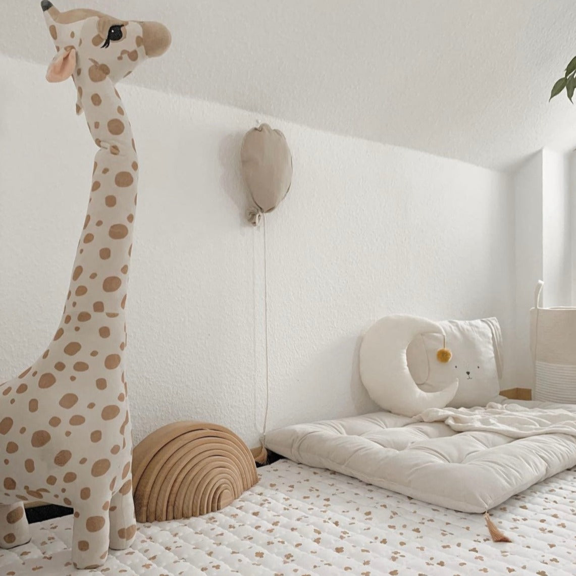 Bodenmatratze für Kinderzimmer | Bodenkissen mit Quasten | Samt Light Grey